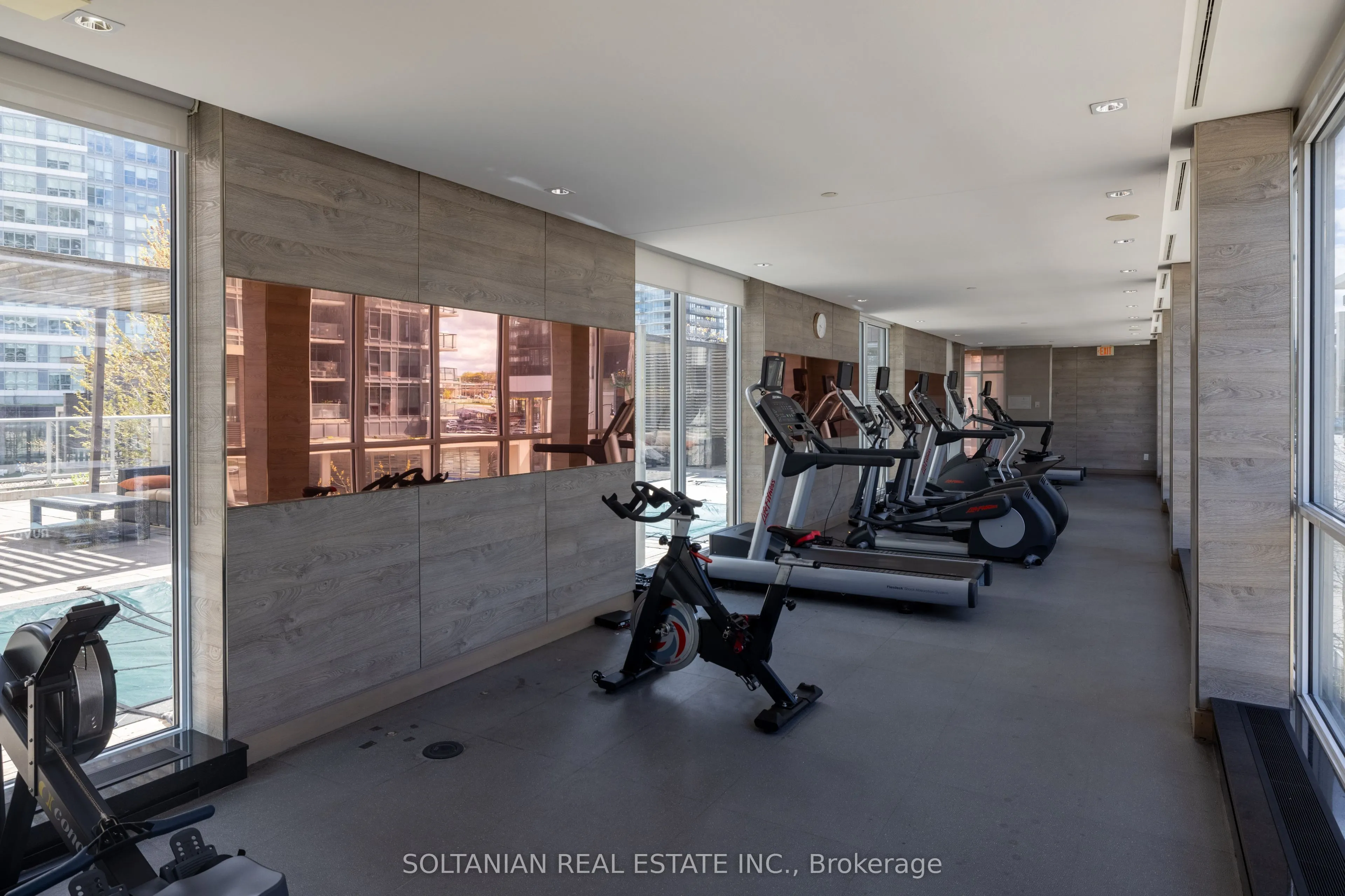 121 Mcmahon Drive #3302