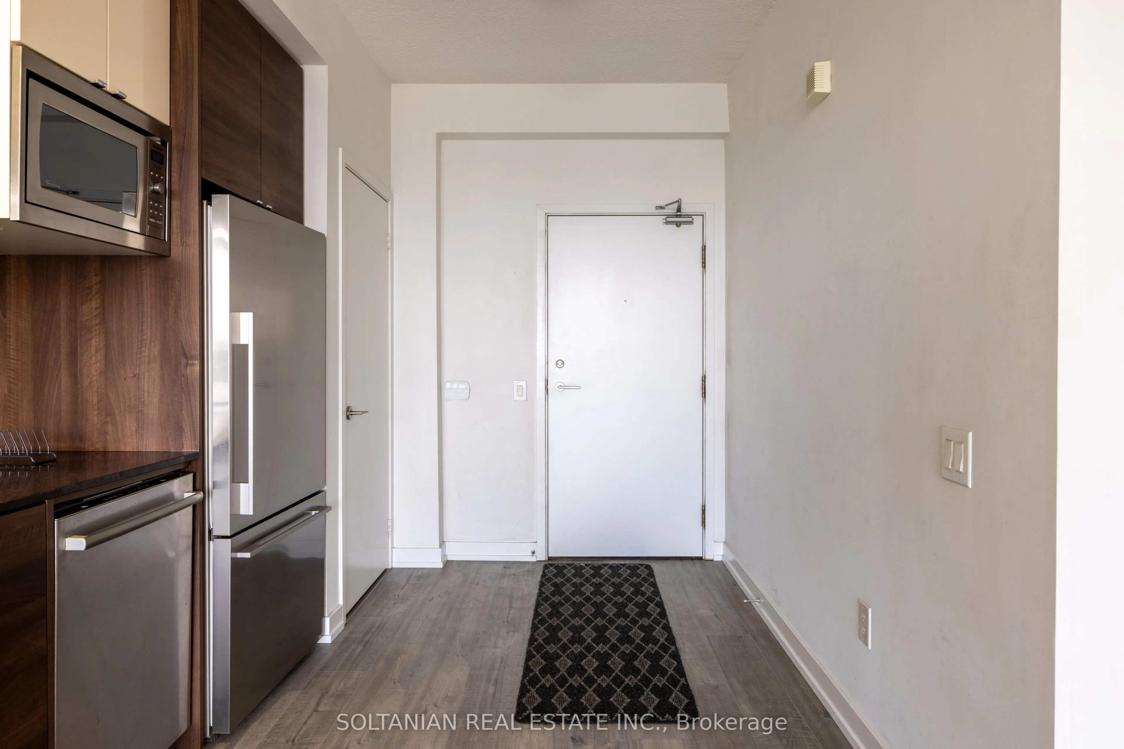 121 Mcmahon Drive #3302