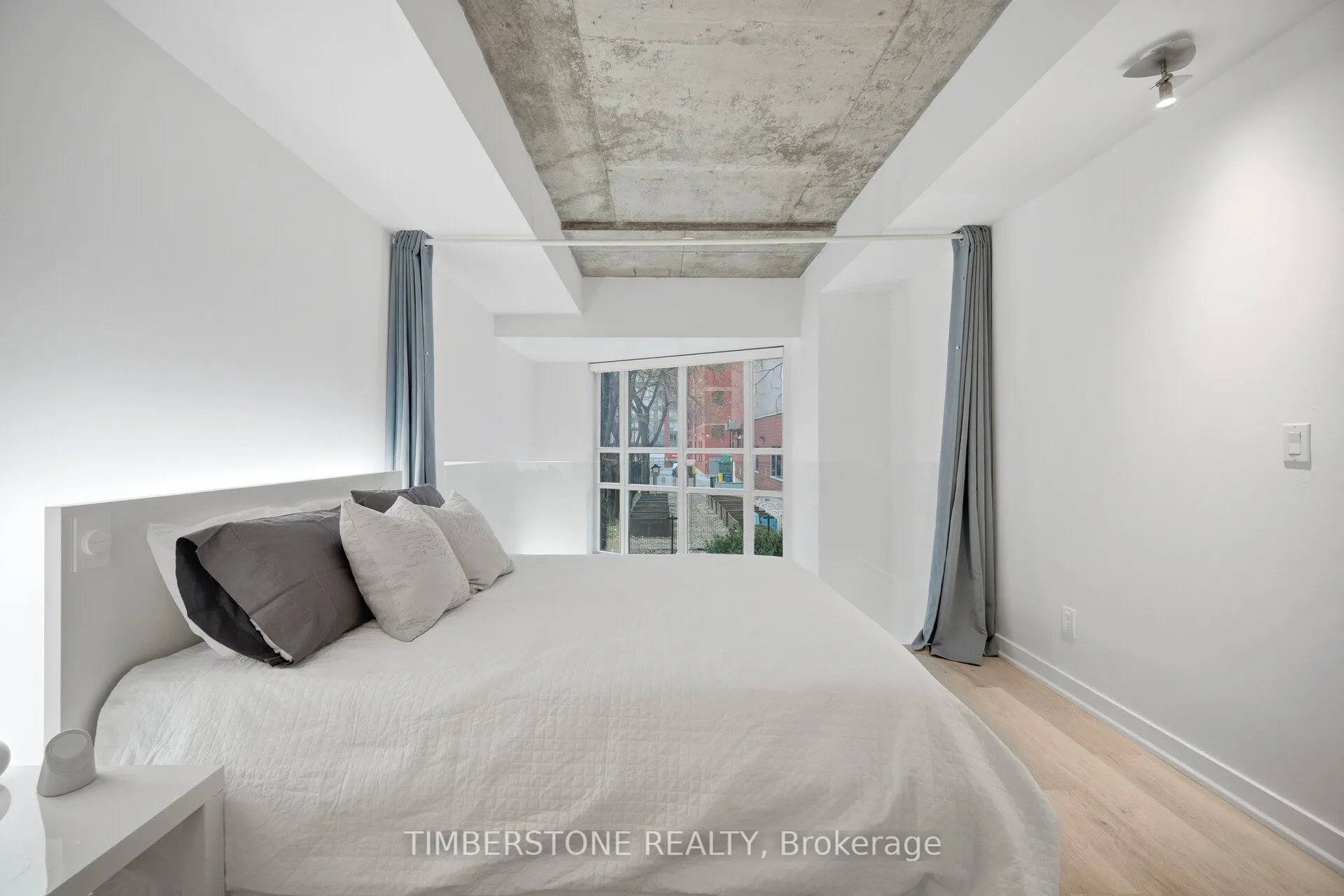 255 Richmond Street E #122
