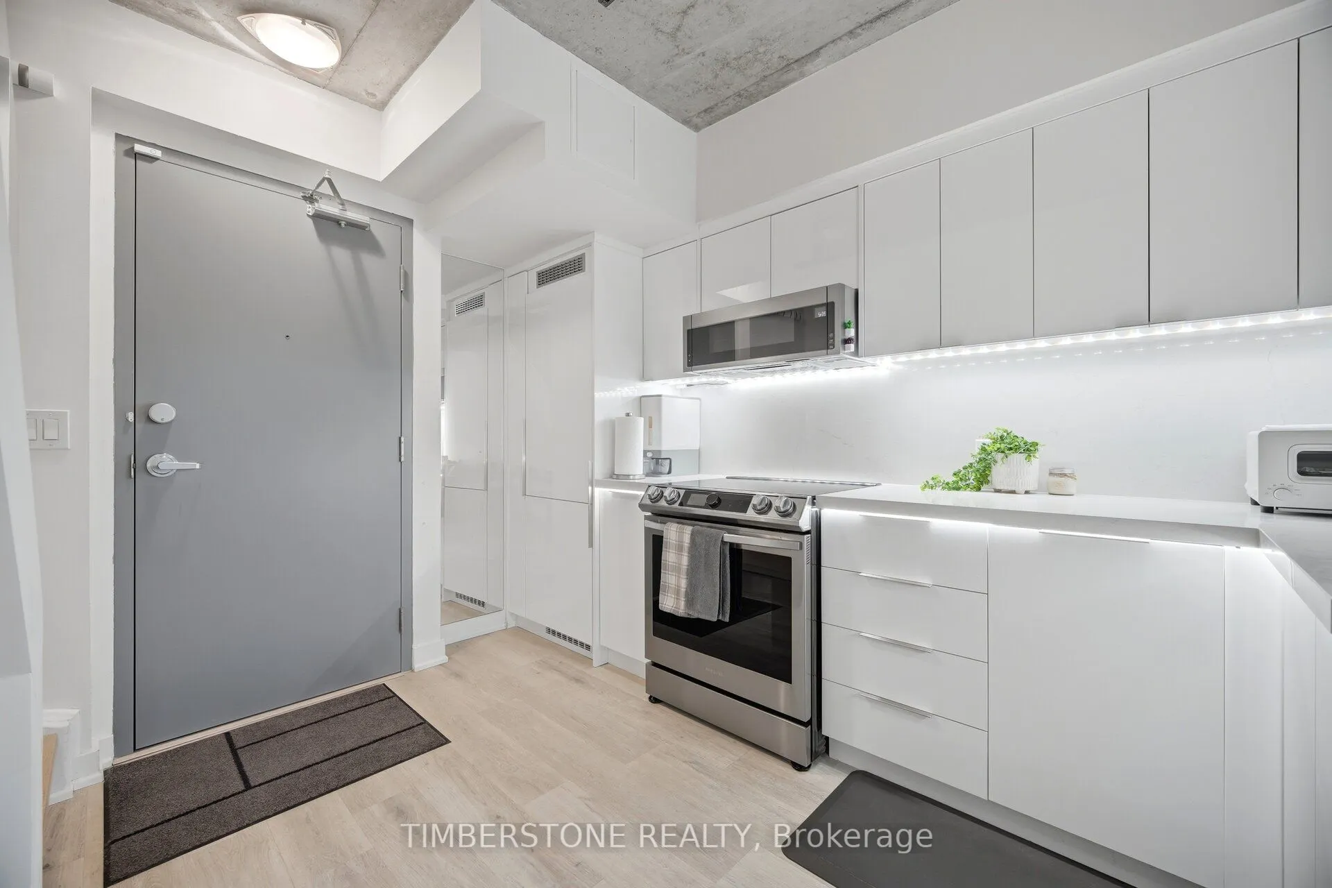 255 Richmond Street E #122