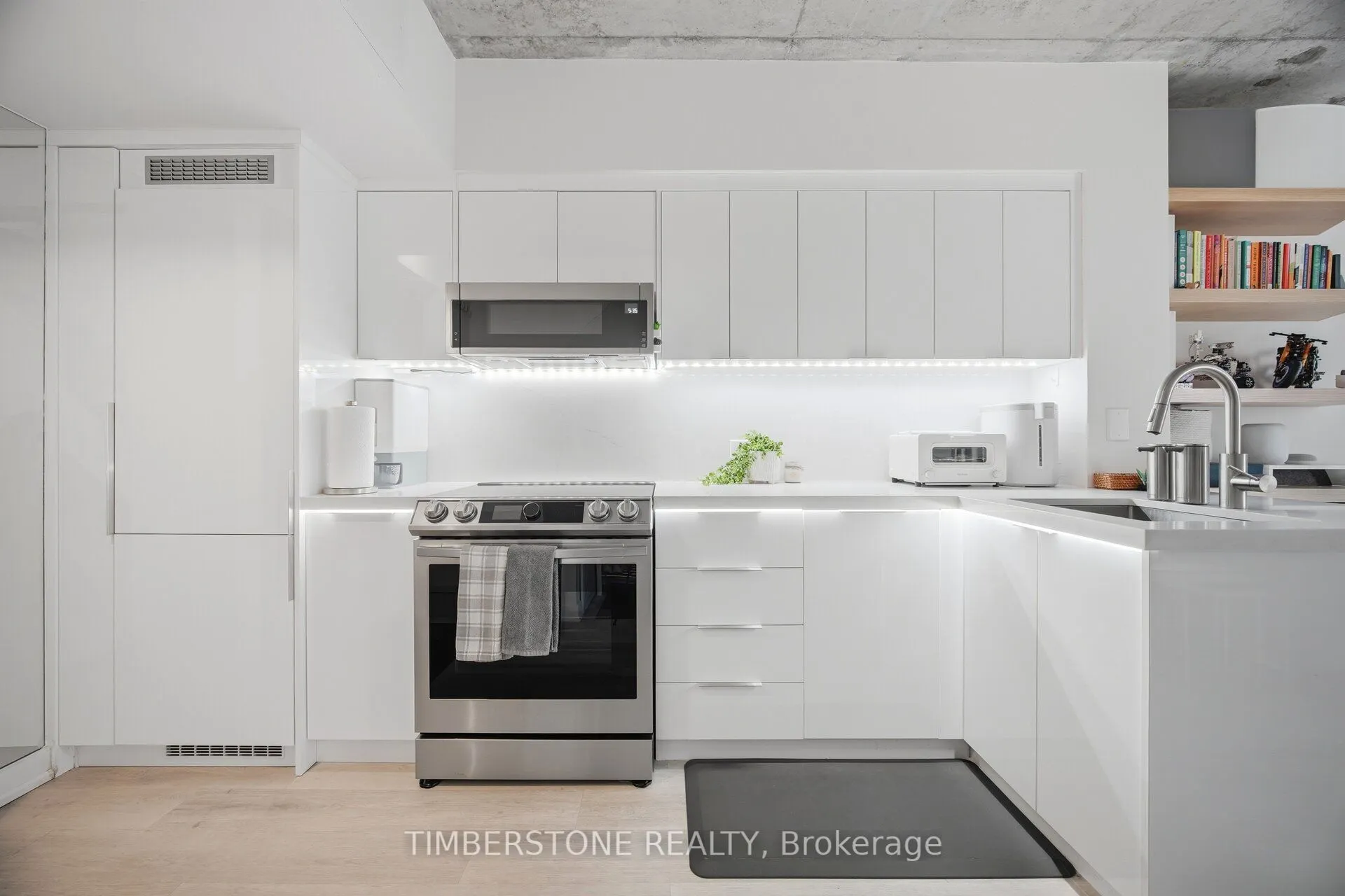 255 Richmond Street E #122