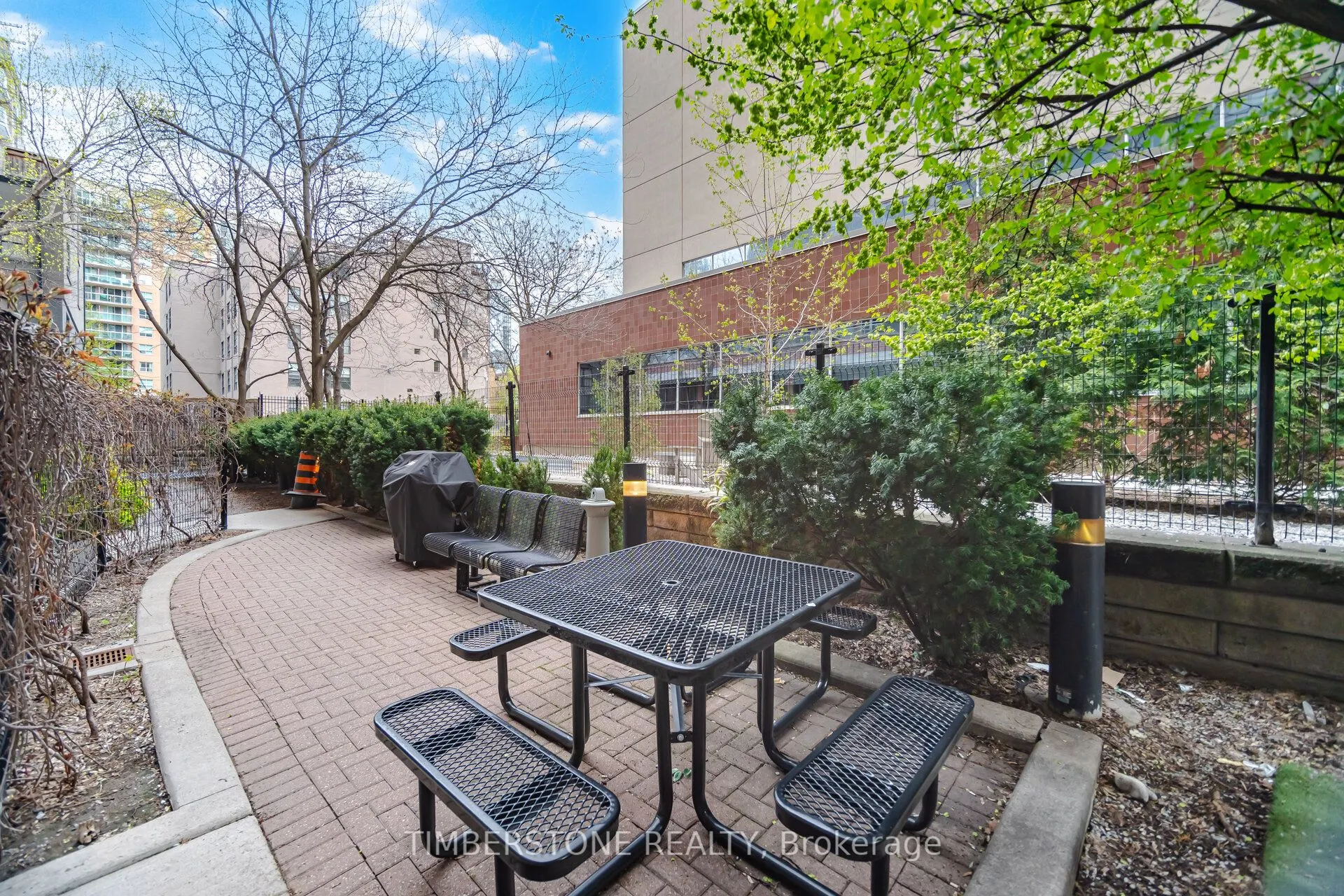 255 Richmond Street E #122