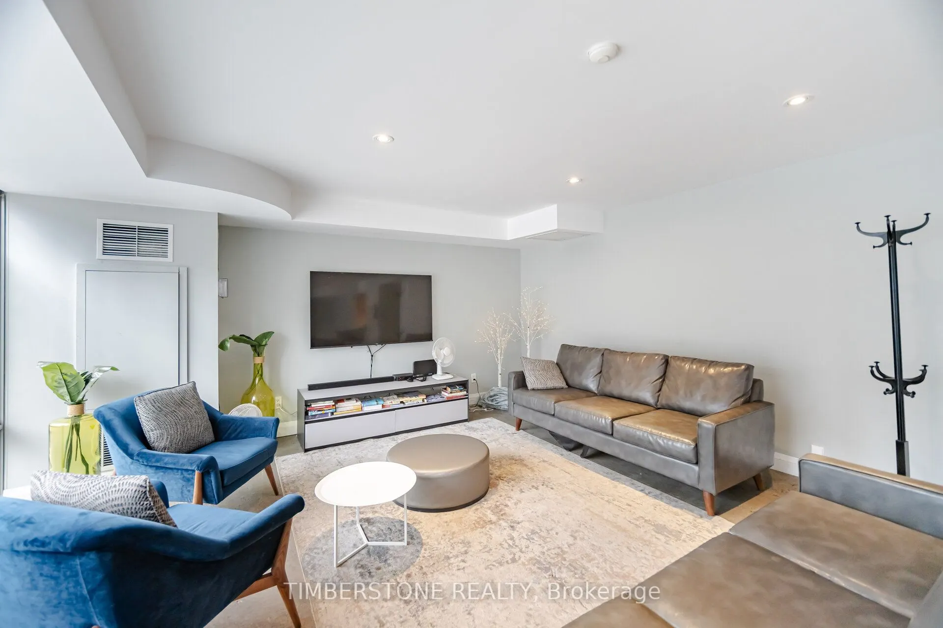 255 Richmond Street E #122