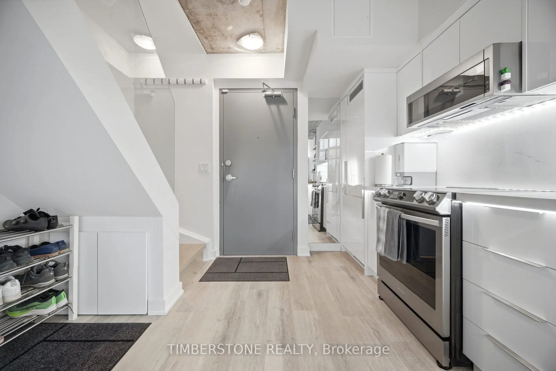 255 Richmond Street E #122