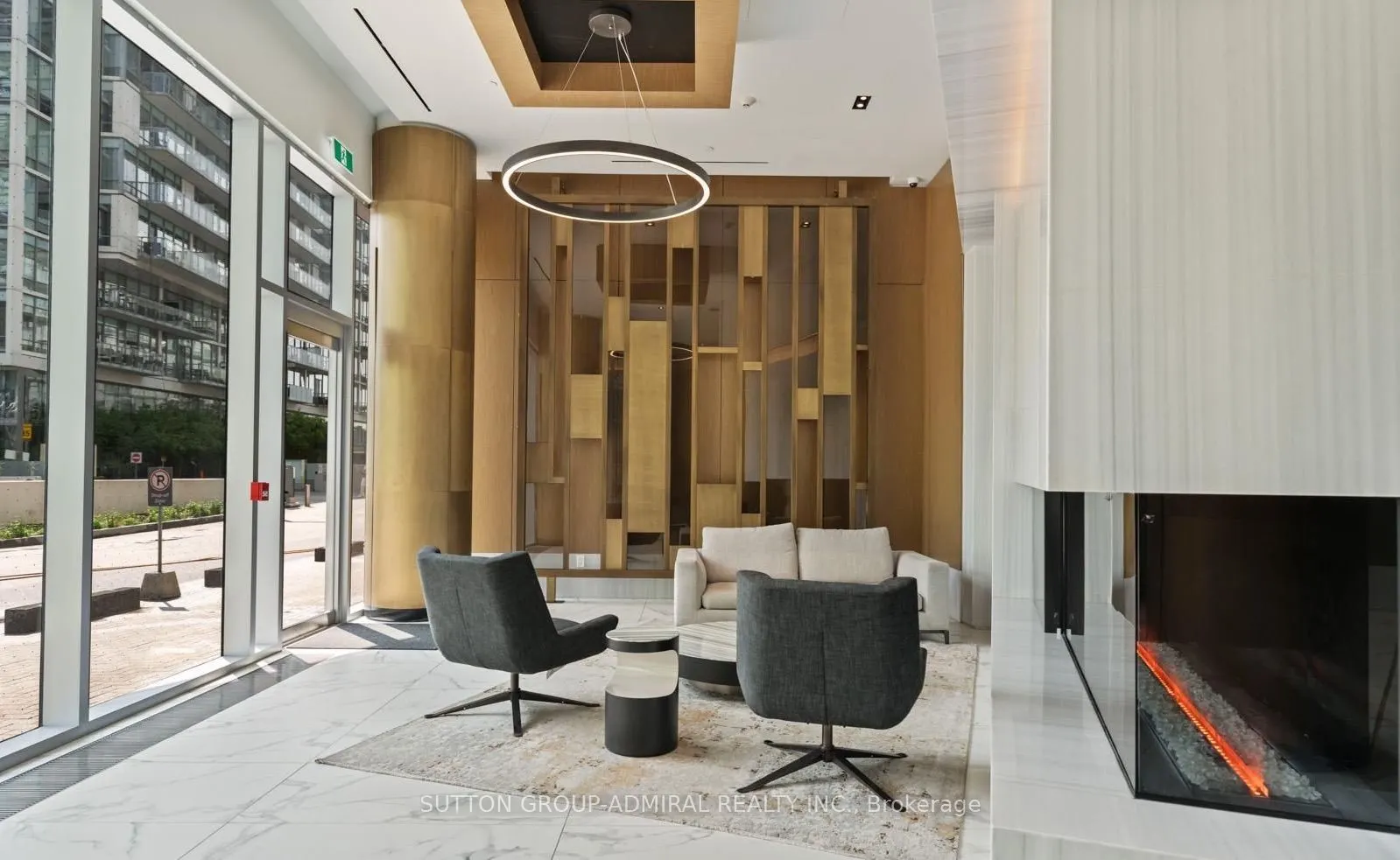 15 Queens Quay E #208
