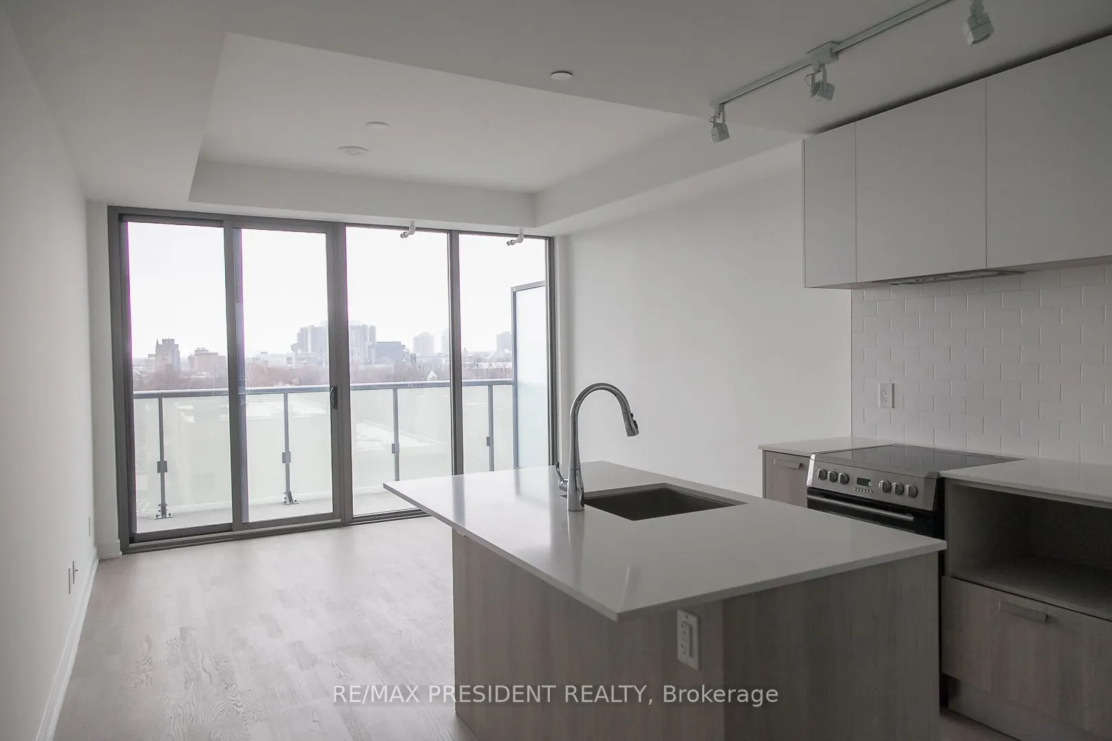 57 St Joseph Street #913