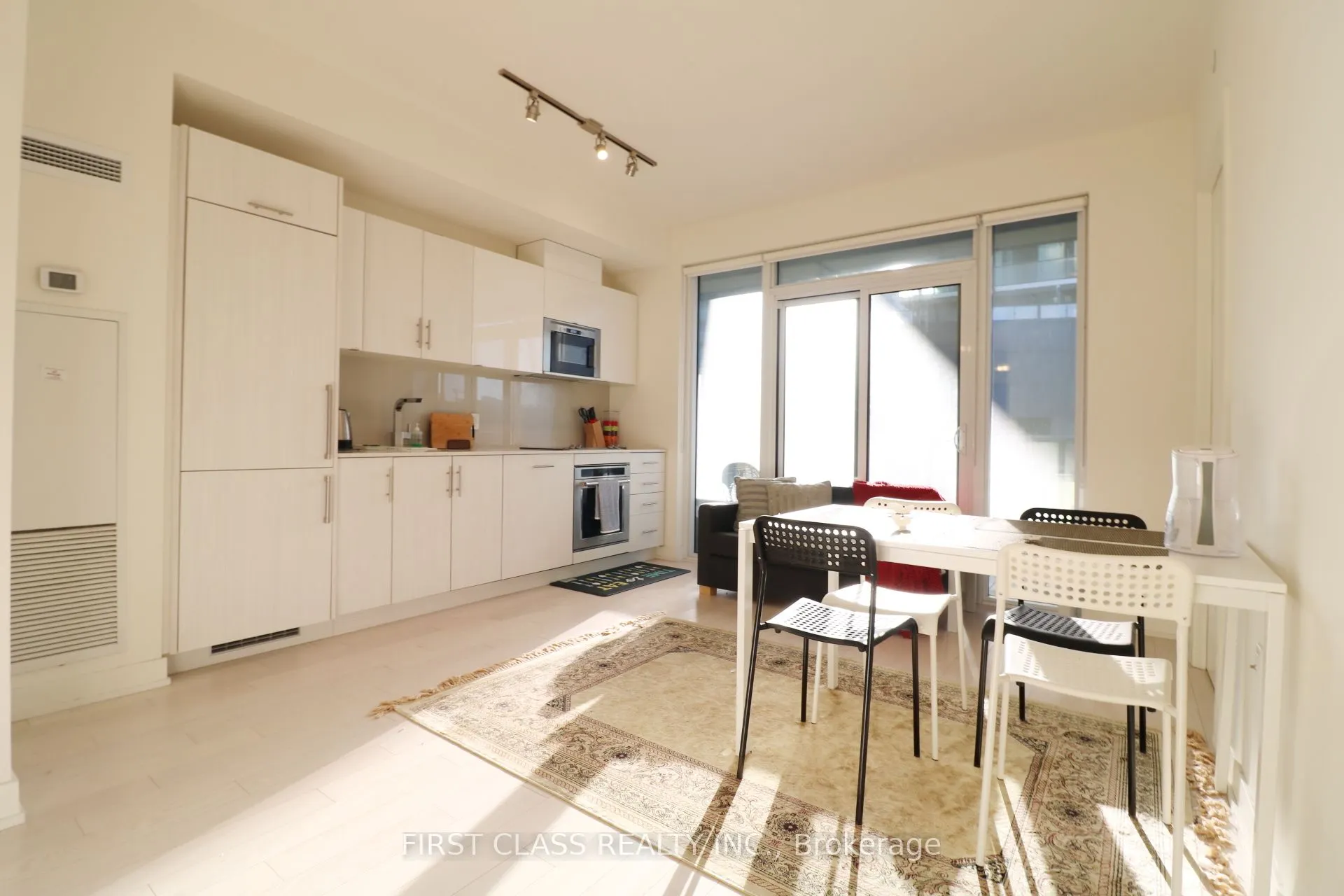 330 Richmond Street W #603 (Primary. BR)