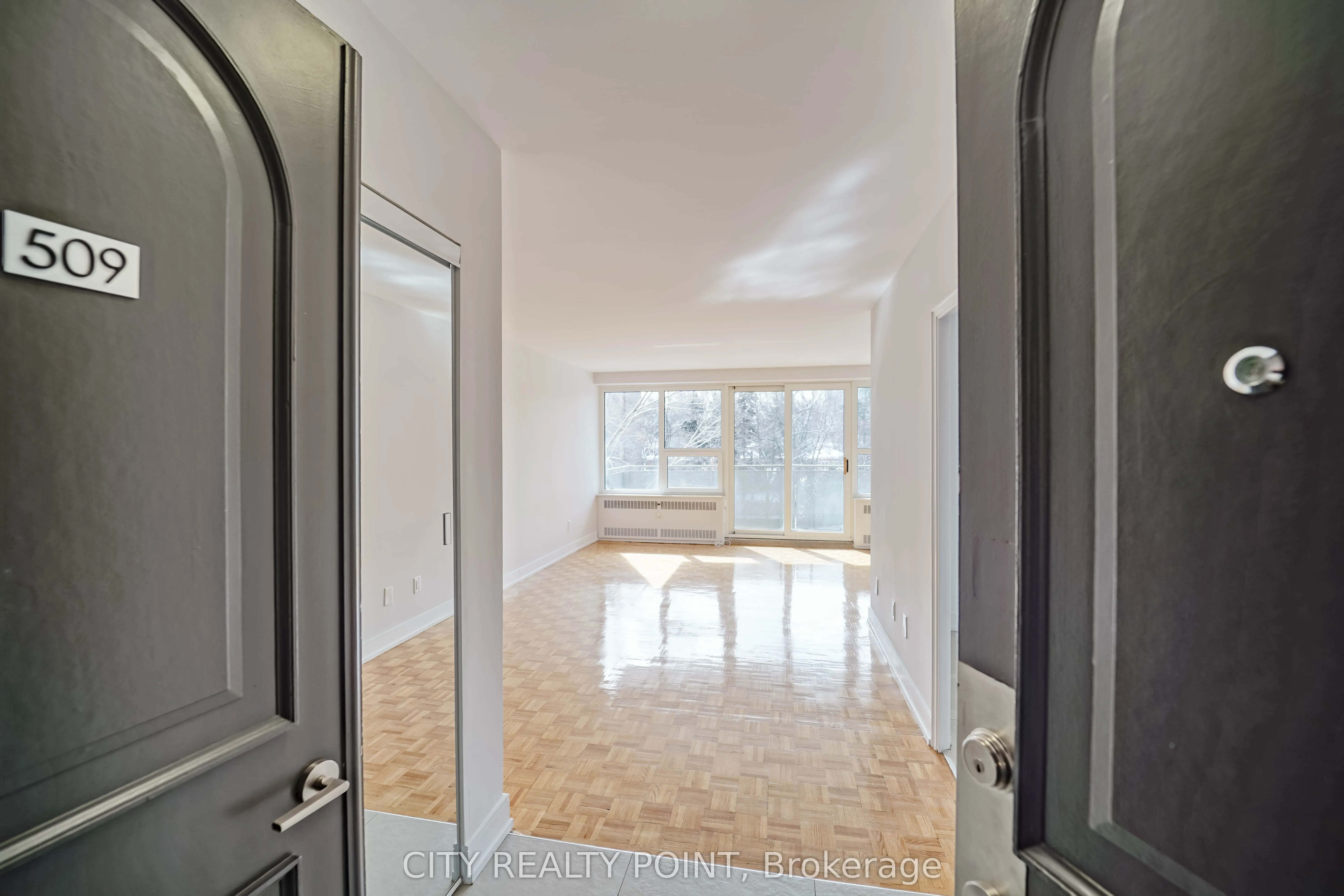 10 Shallmar Boulevard #907