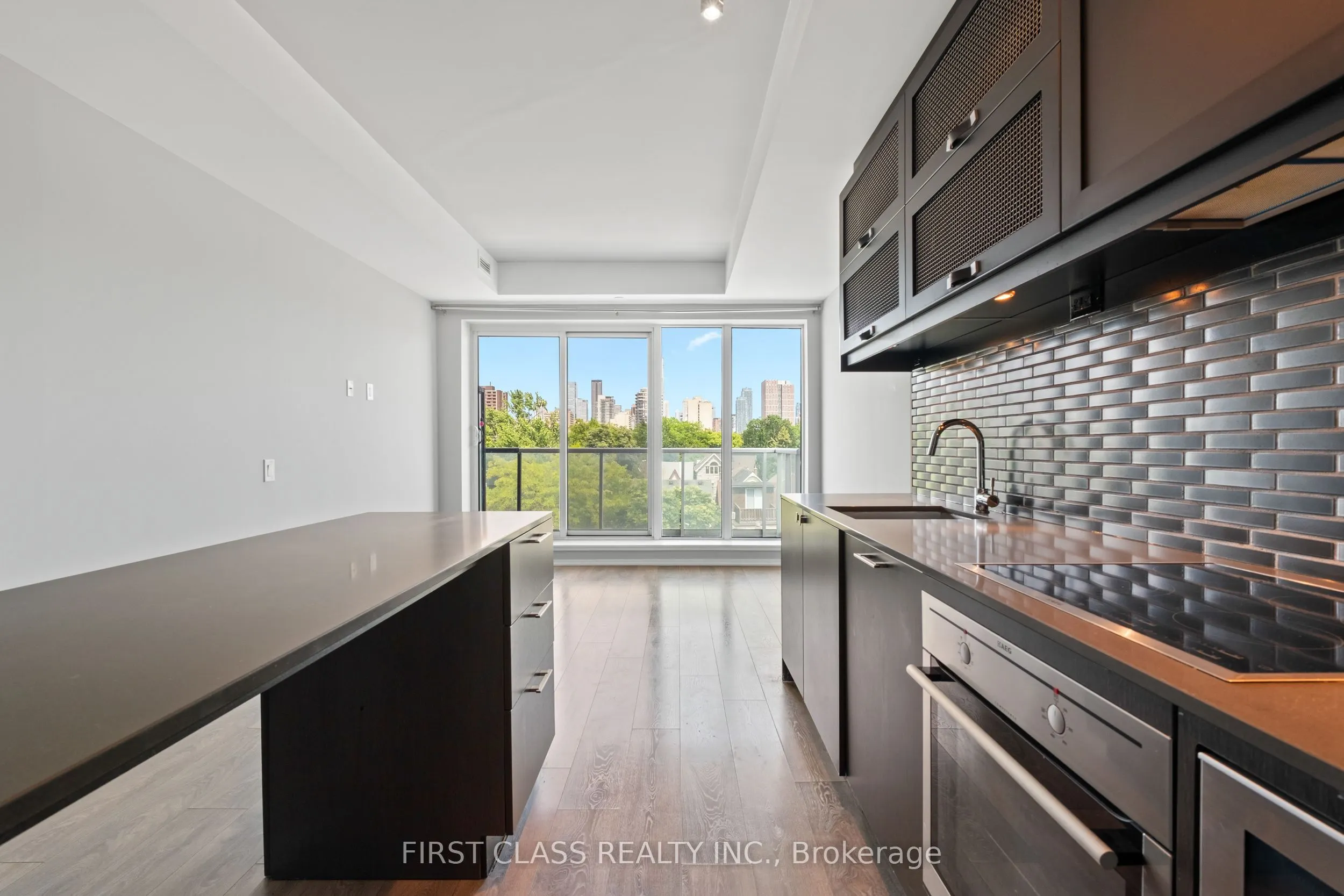 783 Bathurst Street #413