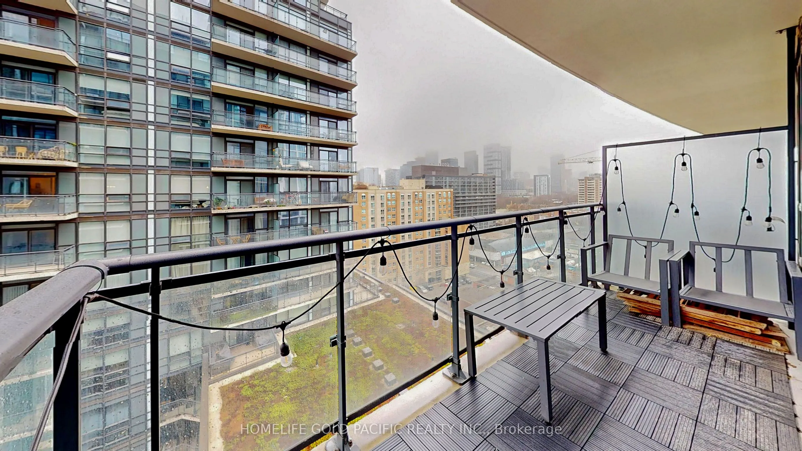 460 Adelaide Street E #1718