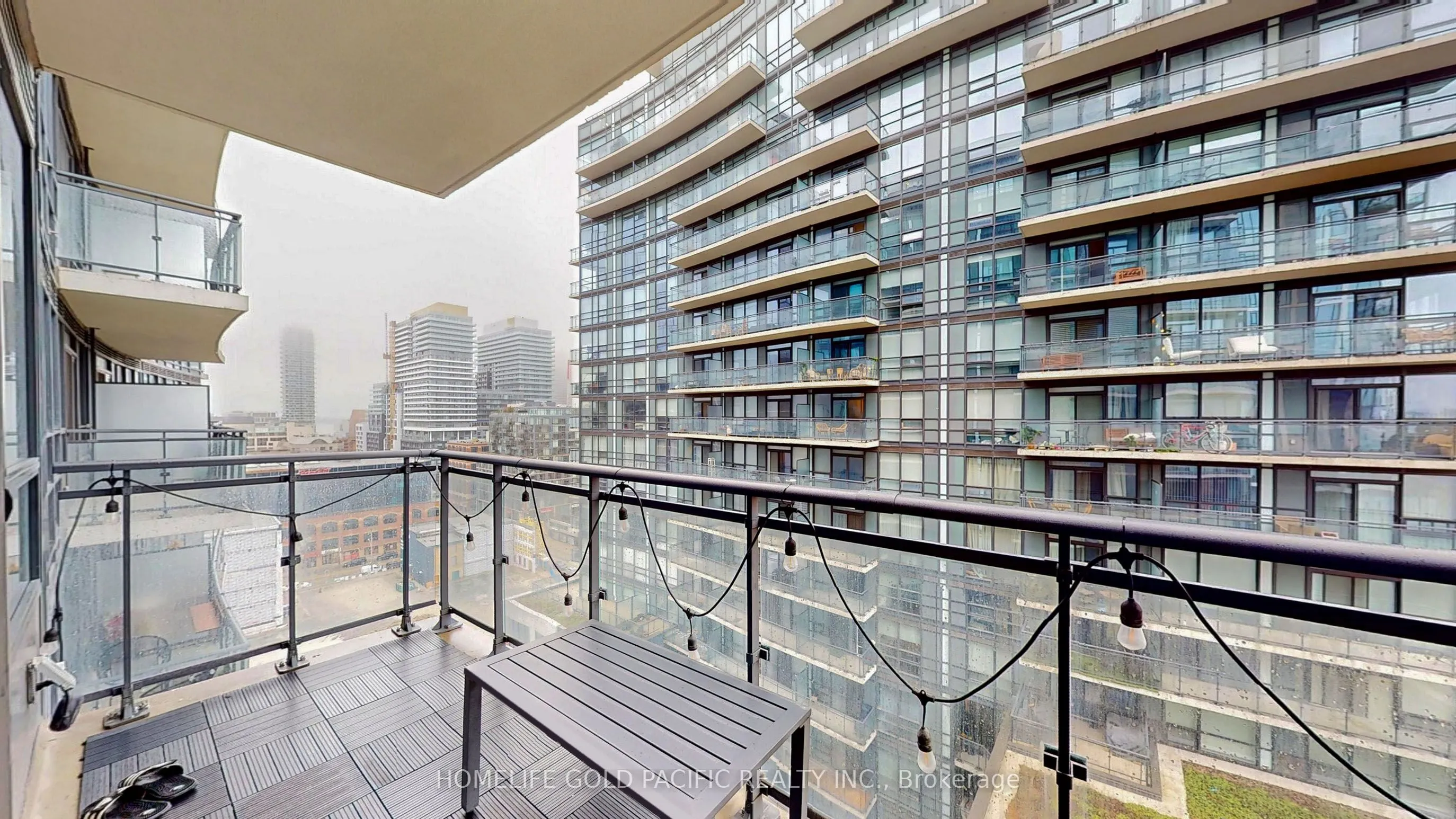 460 Adelaide Street E #1718
