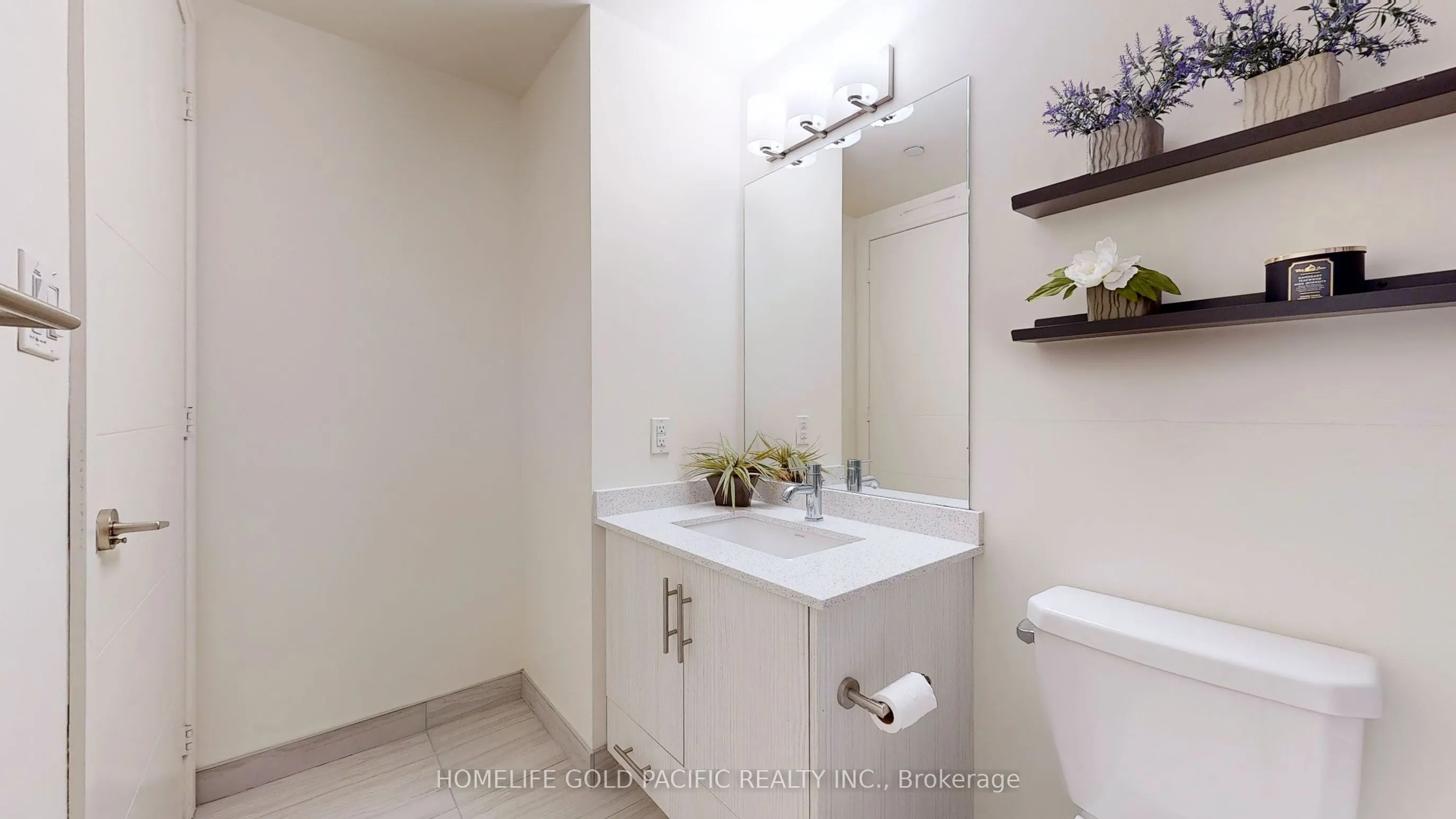 460 Adelaide Street E #1718