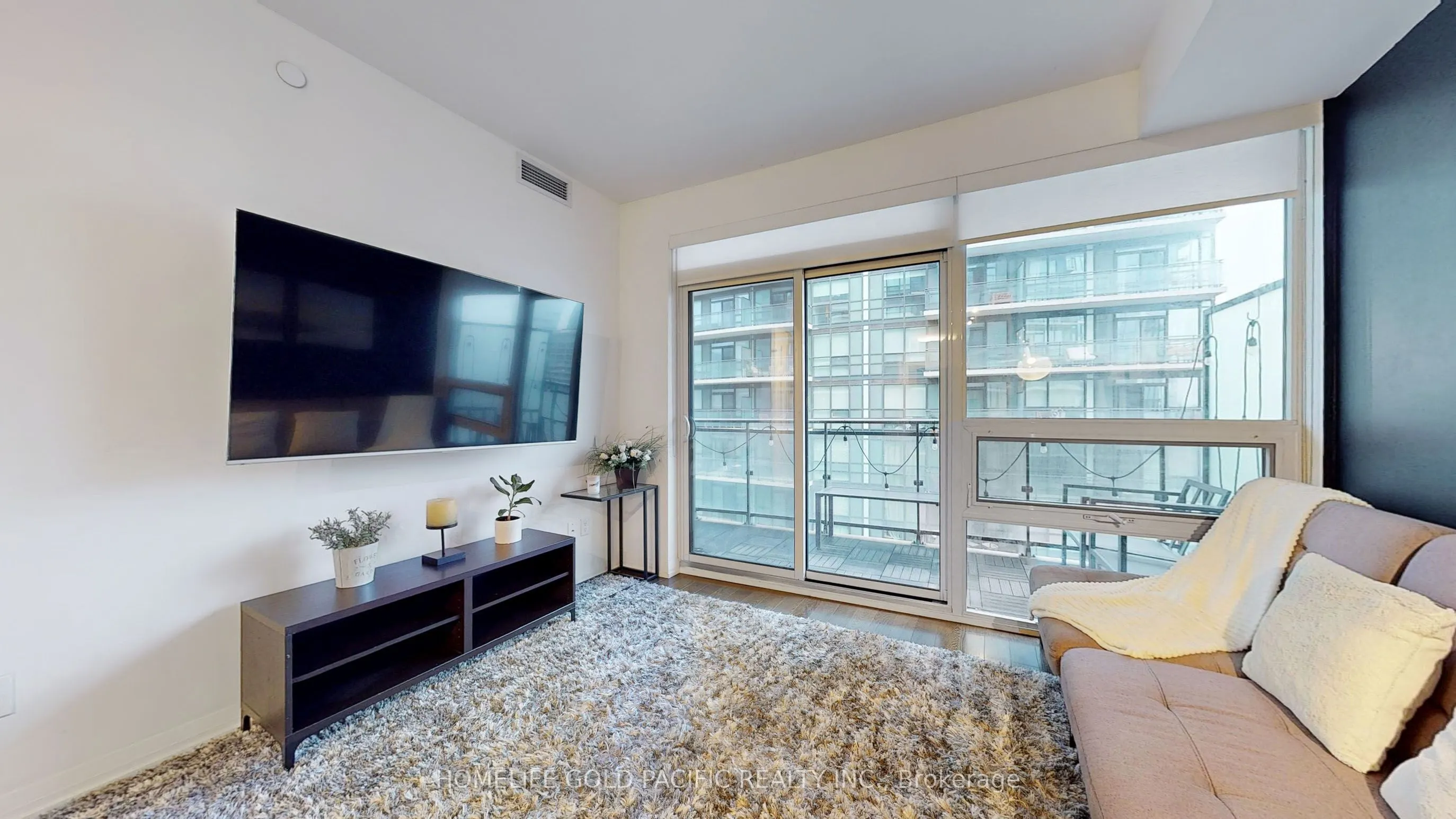 460 Adelaide Street E #1718