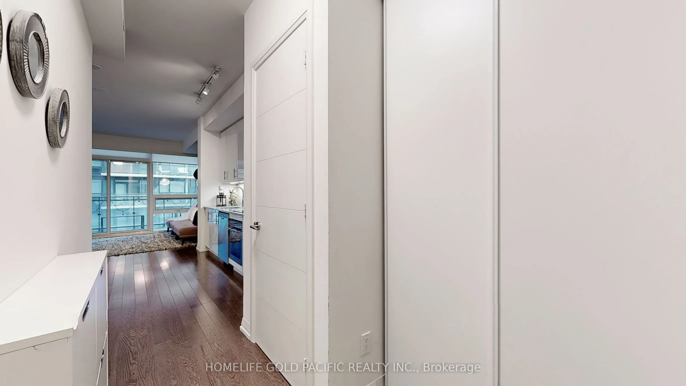460 Adelaide Street E #1718