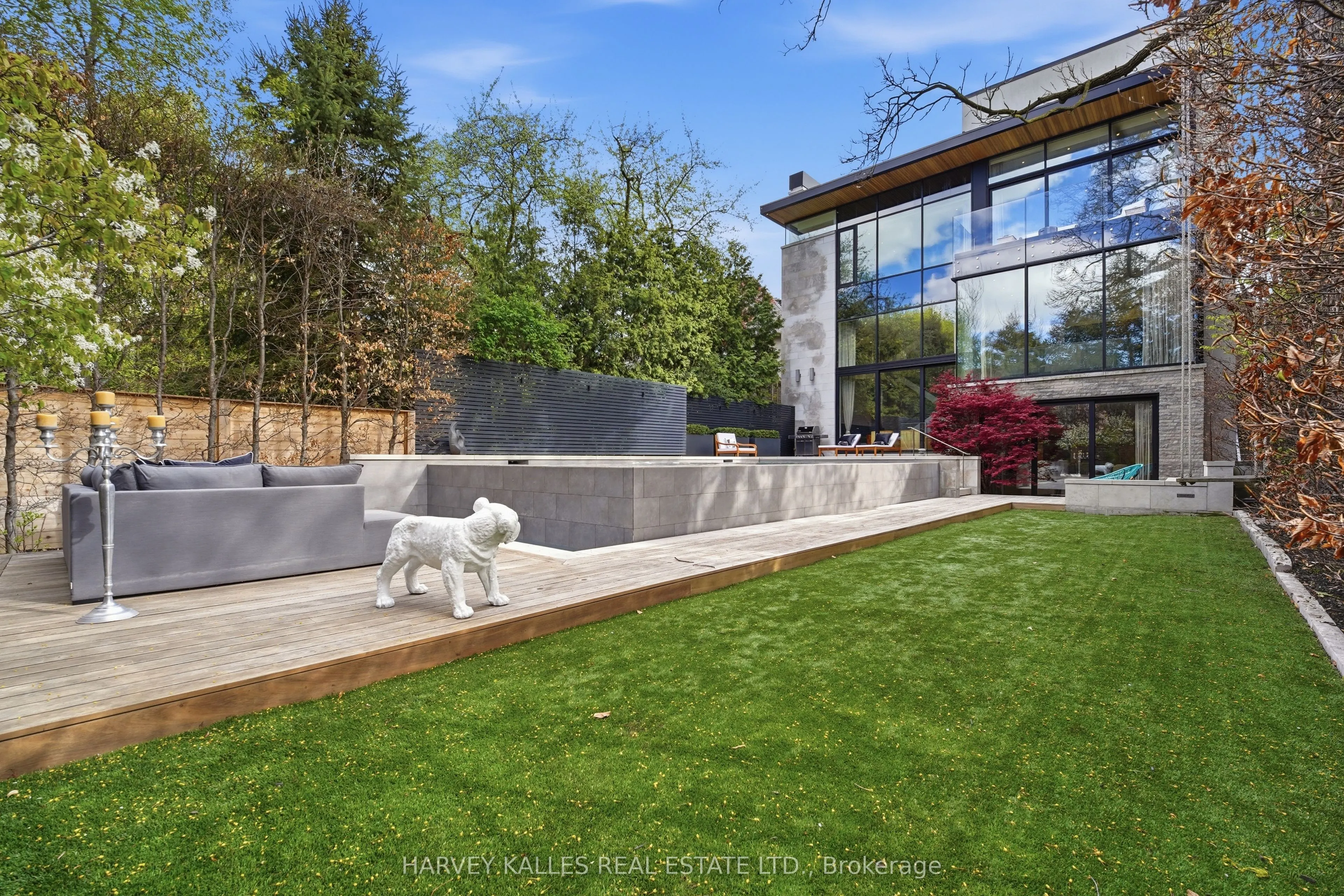 43 Hillholm Road