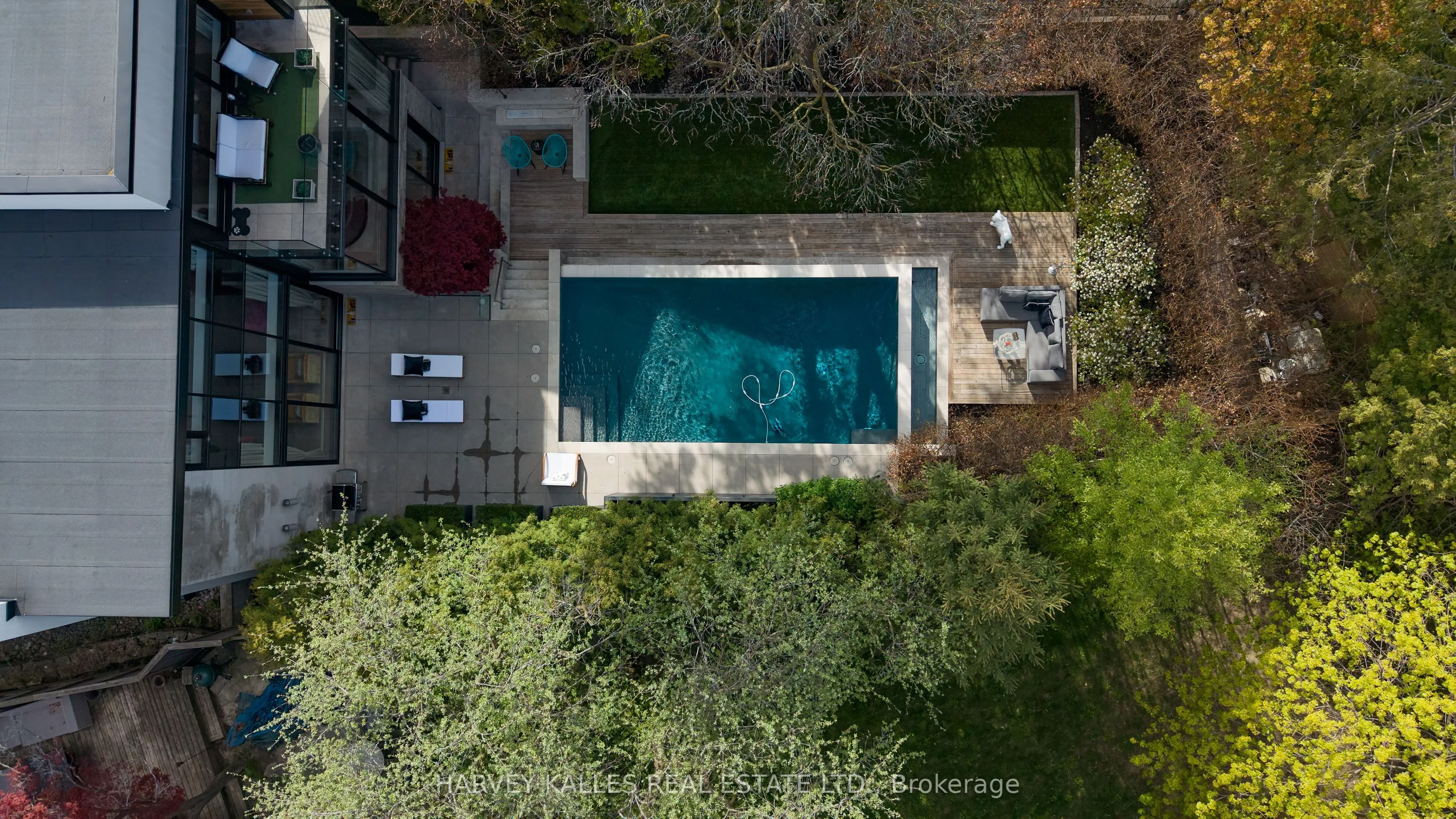 43 Hillholm Road