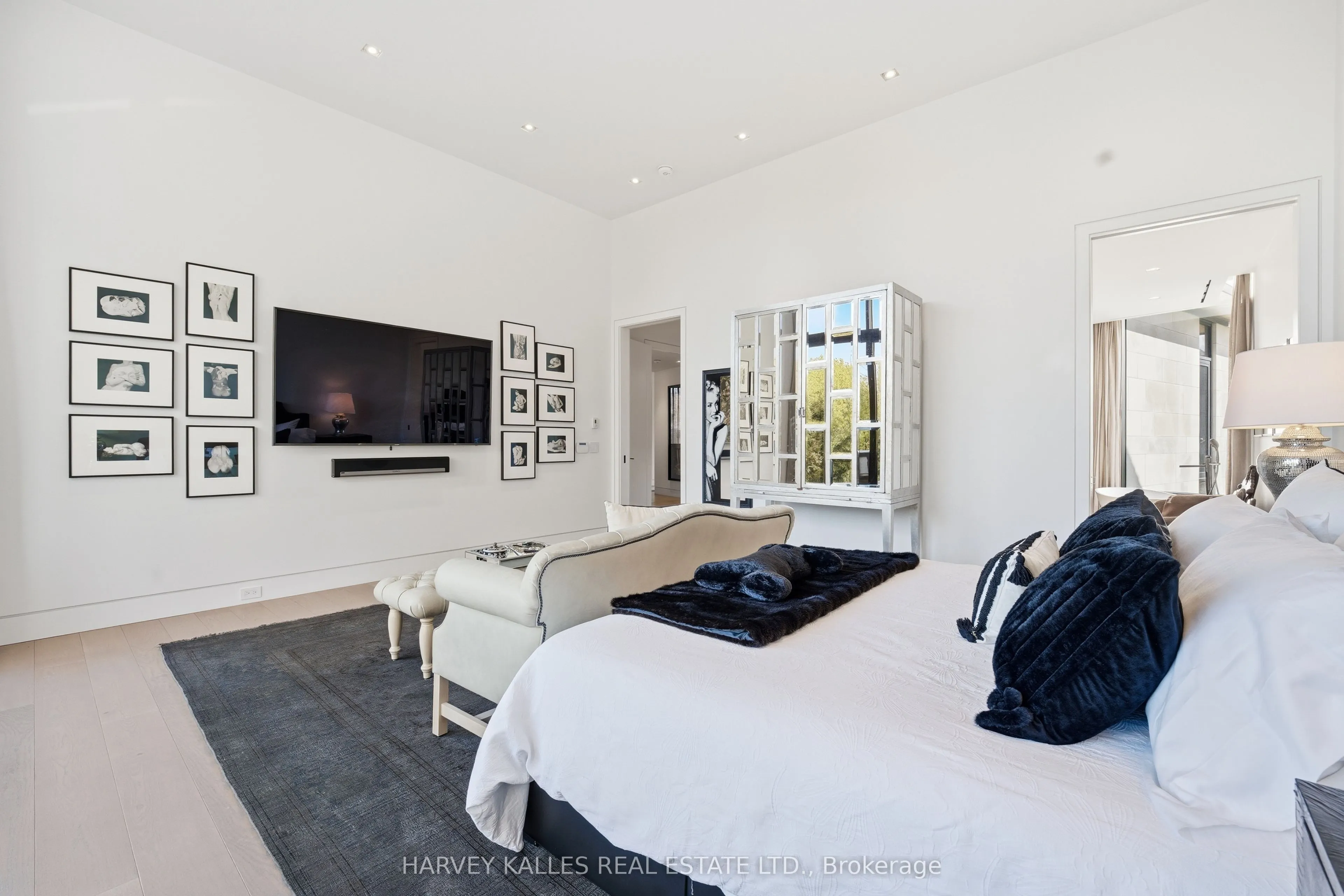 43 Hillholm Road