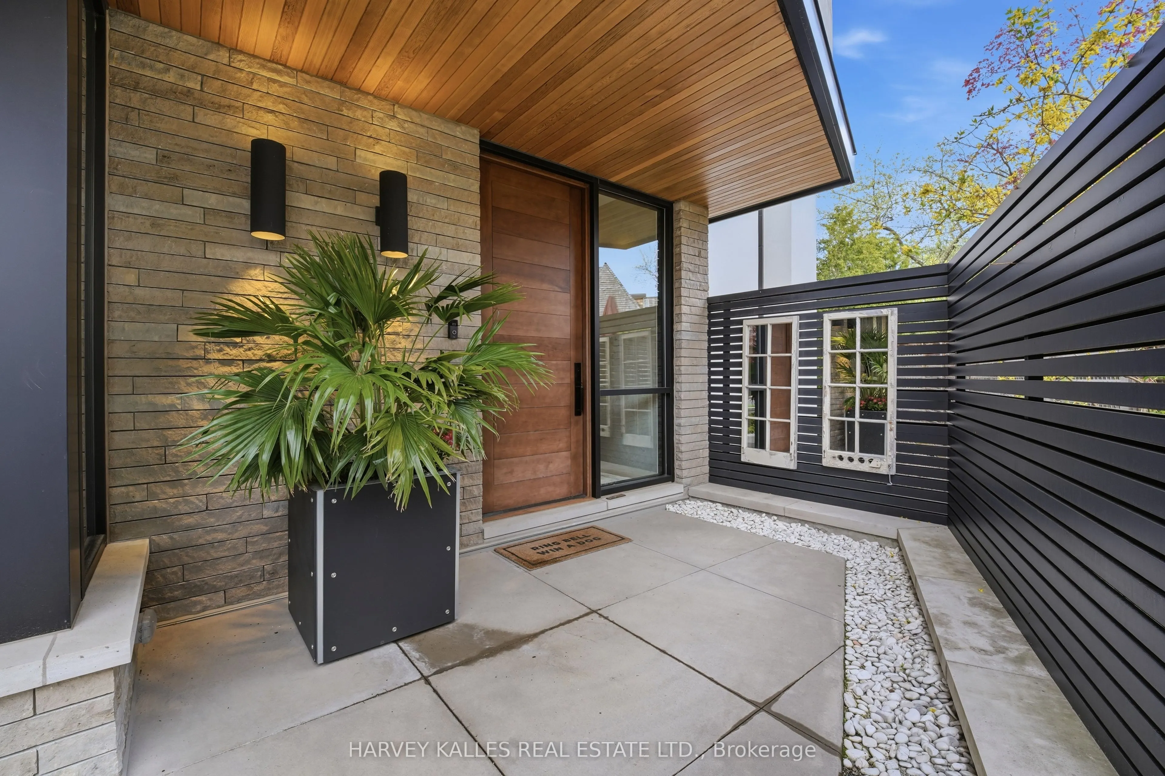 43 Hillholm Road