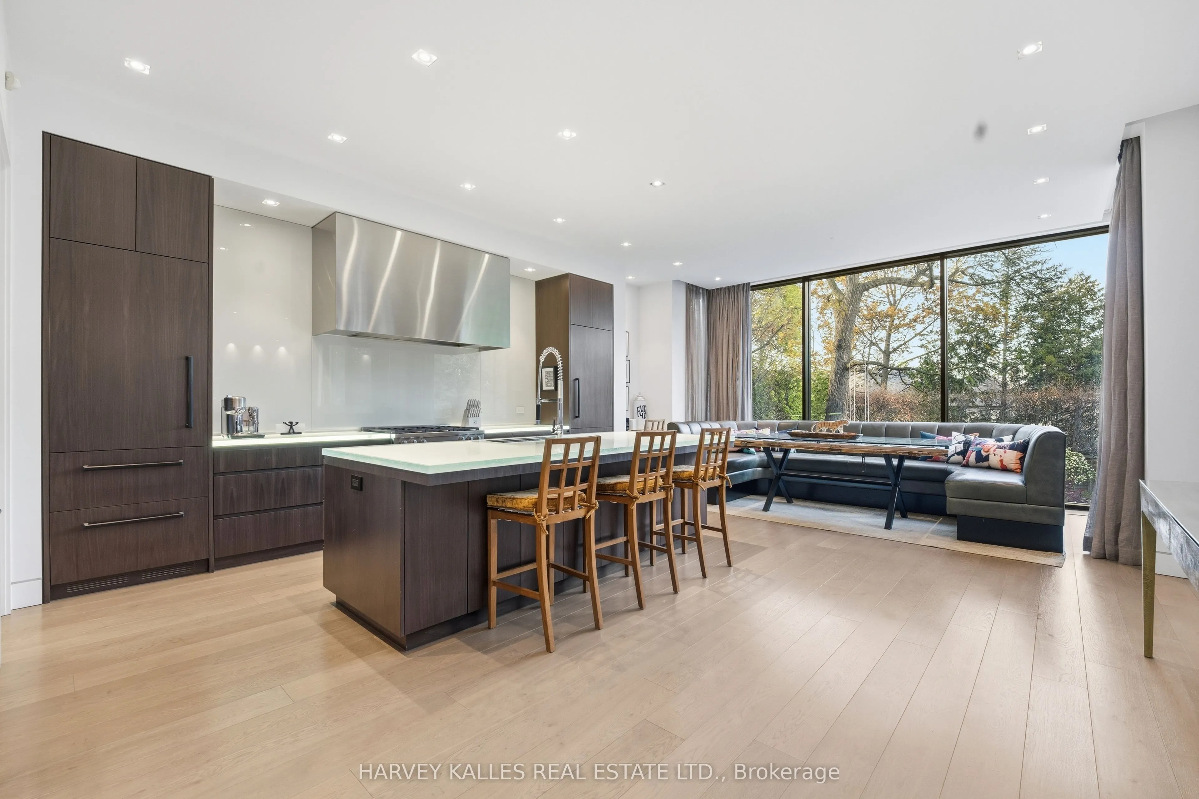 43 Hillholm Road