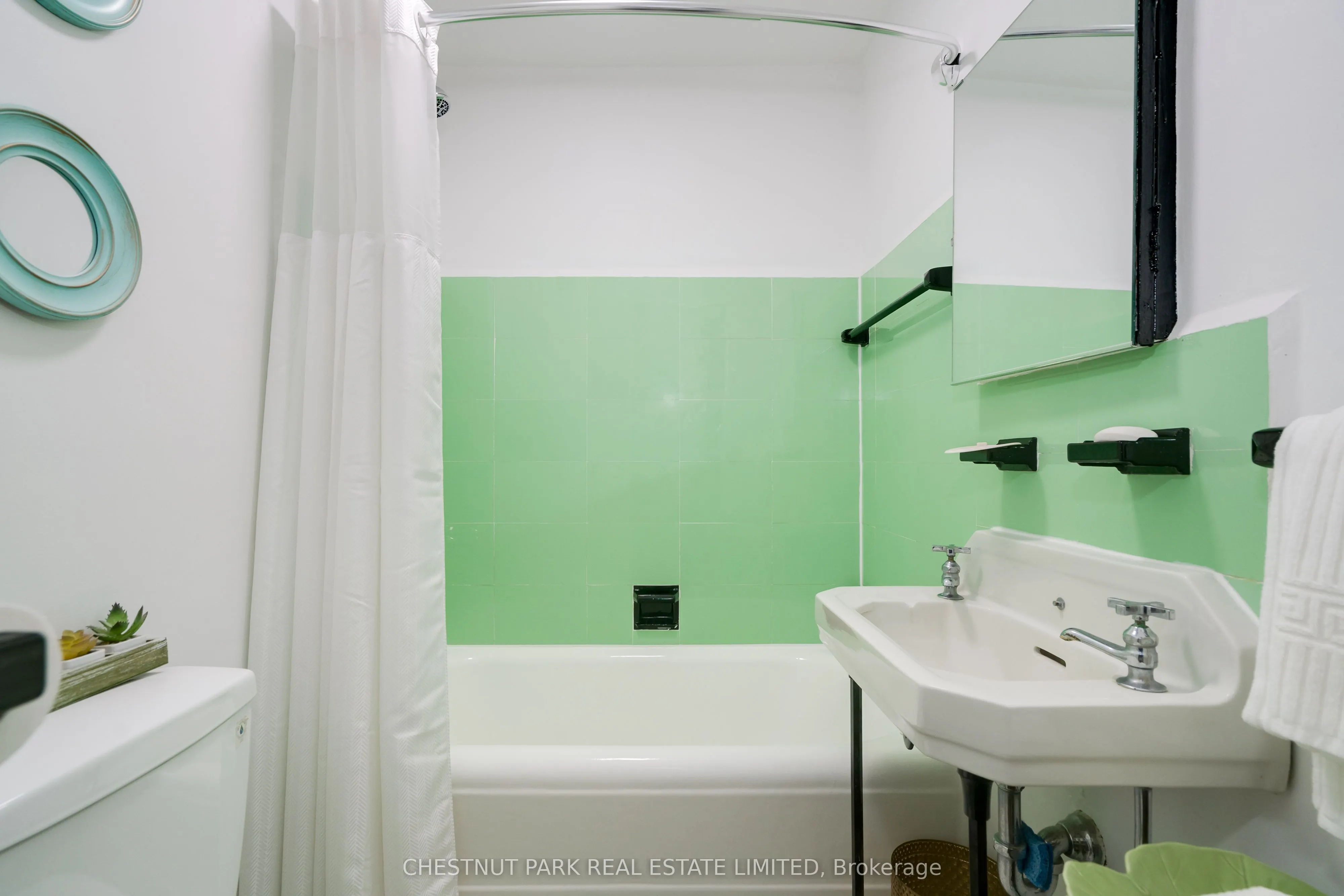 707 Eglinton Avenue W #403