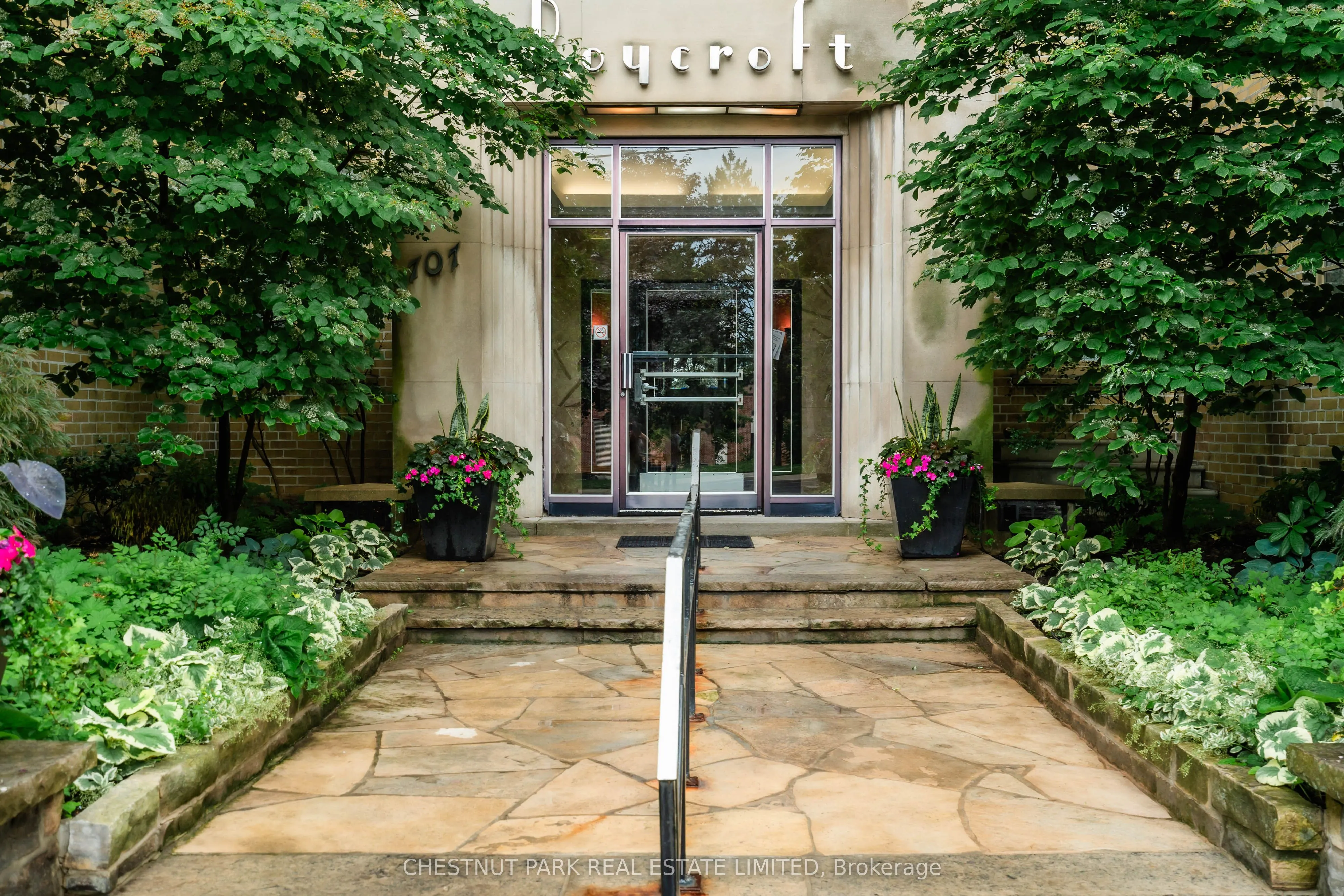 707 Eglinton Avenue W #403