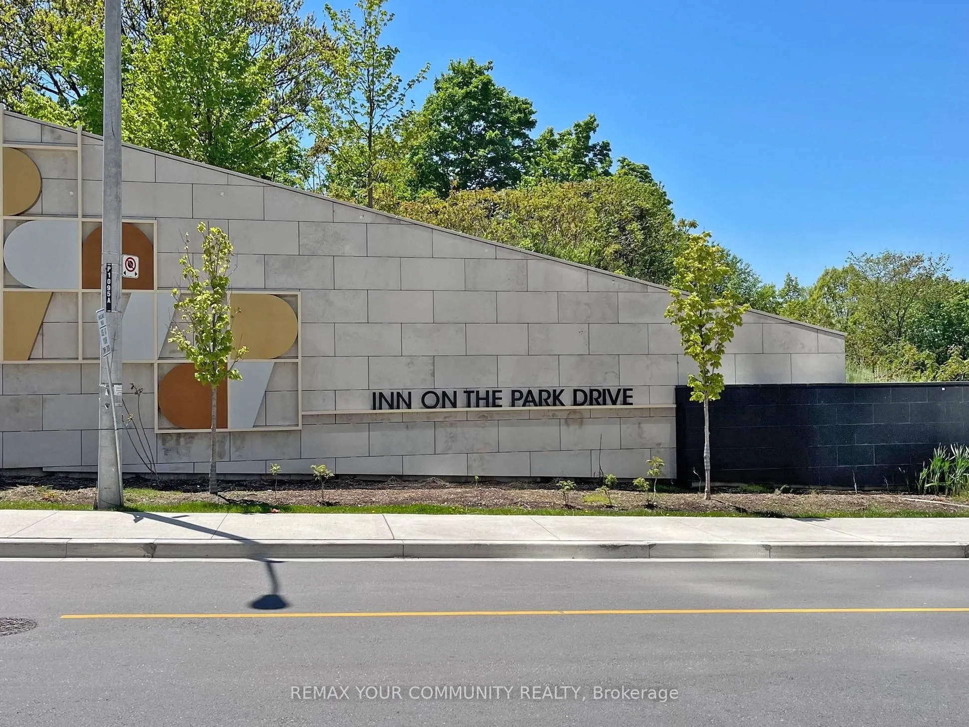 10 Inn On The Park Drive #110