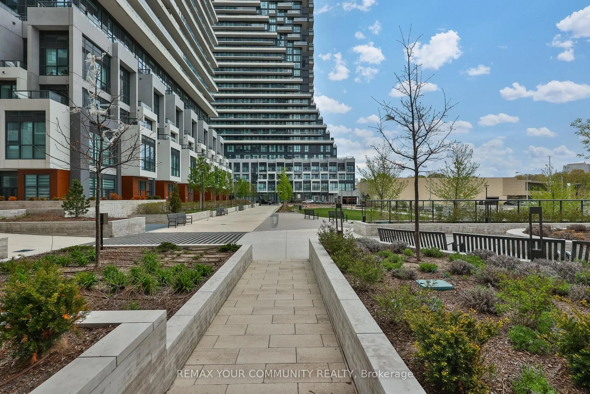 10 Inn On The Park Drive #110