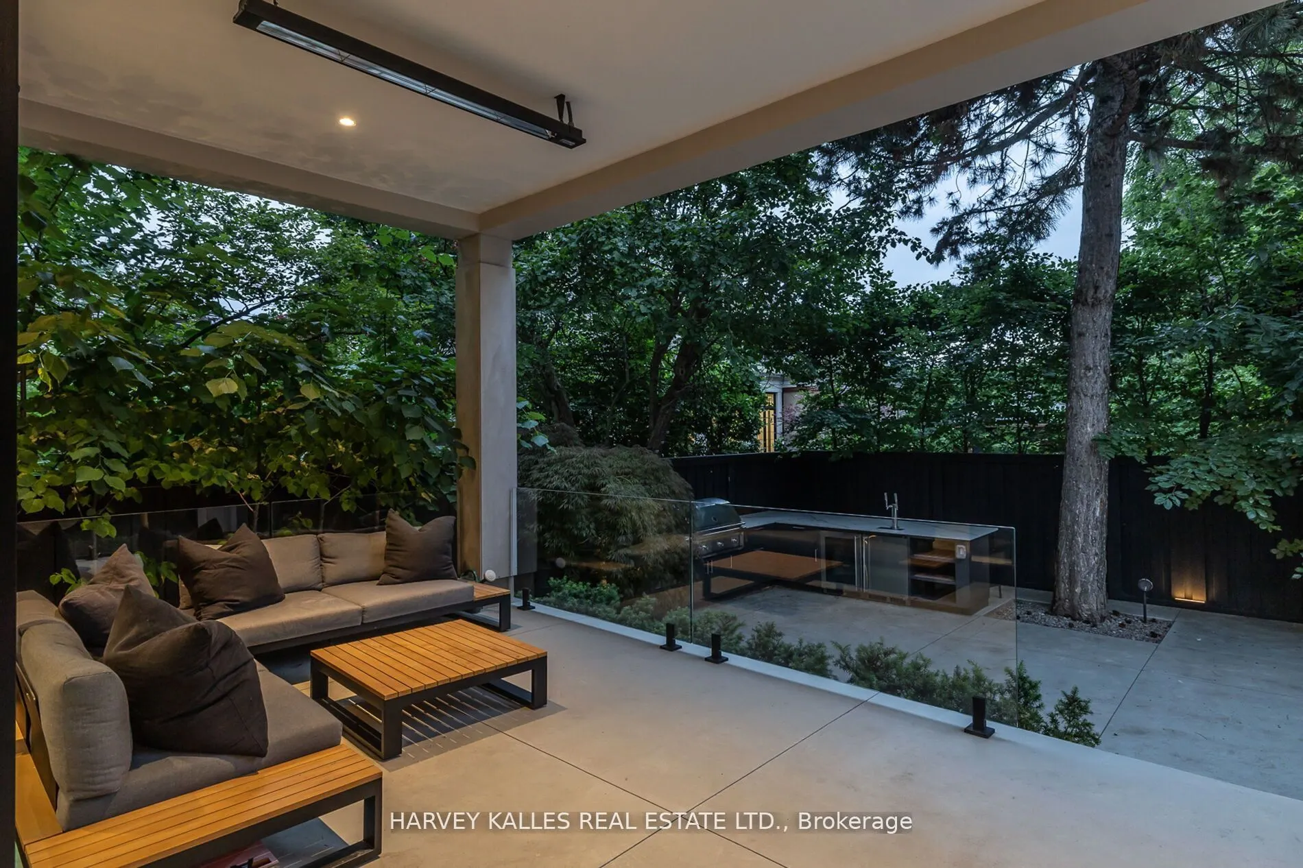 5 Dewbourne Avenue