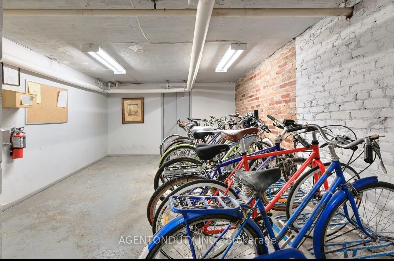 1646 Bathurst Street #17