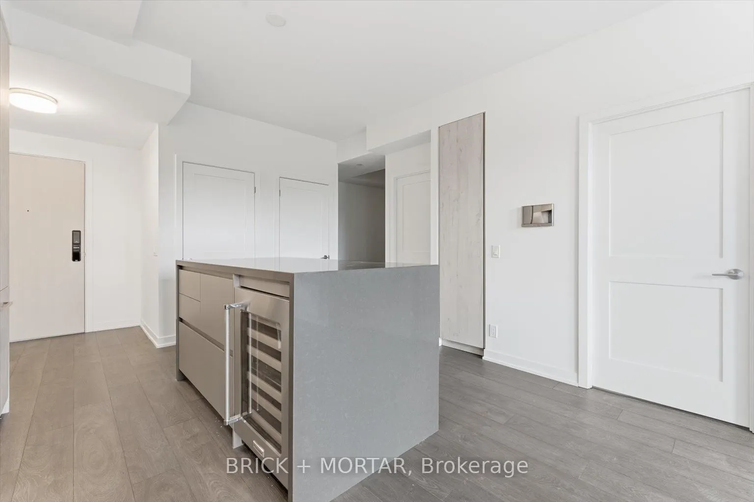 1 Hillsdale Avenue W #301