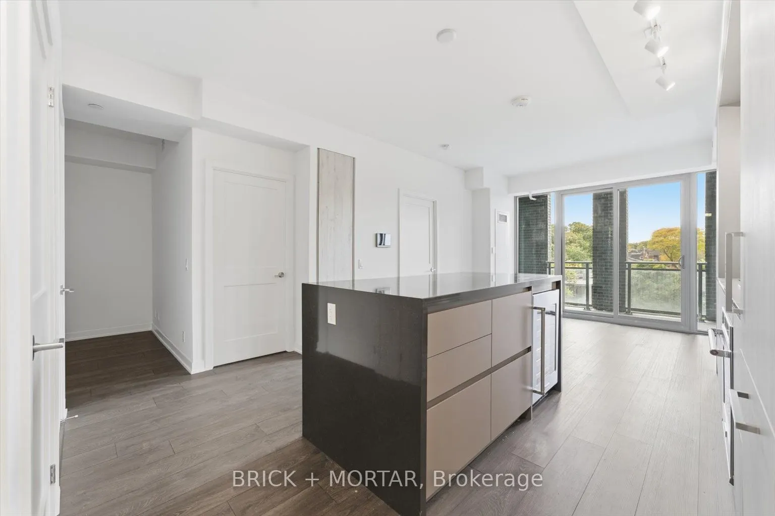 1 Hillsdale Avenue W #301