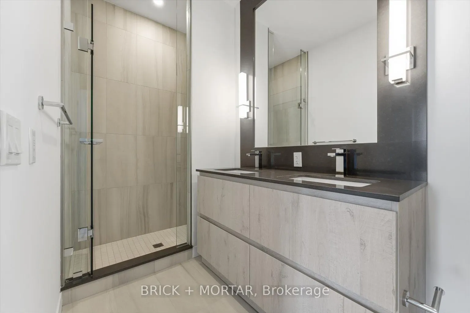 1 Hillsdale Avenue W #806