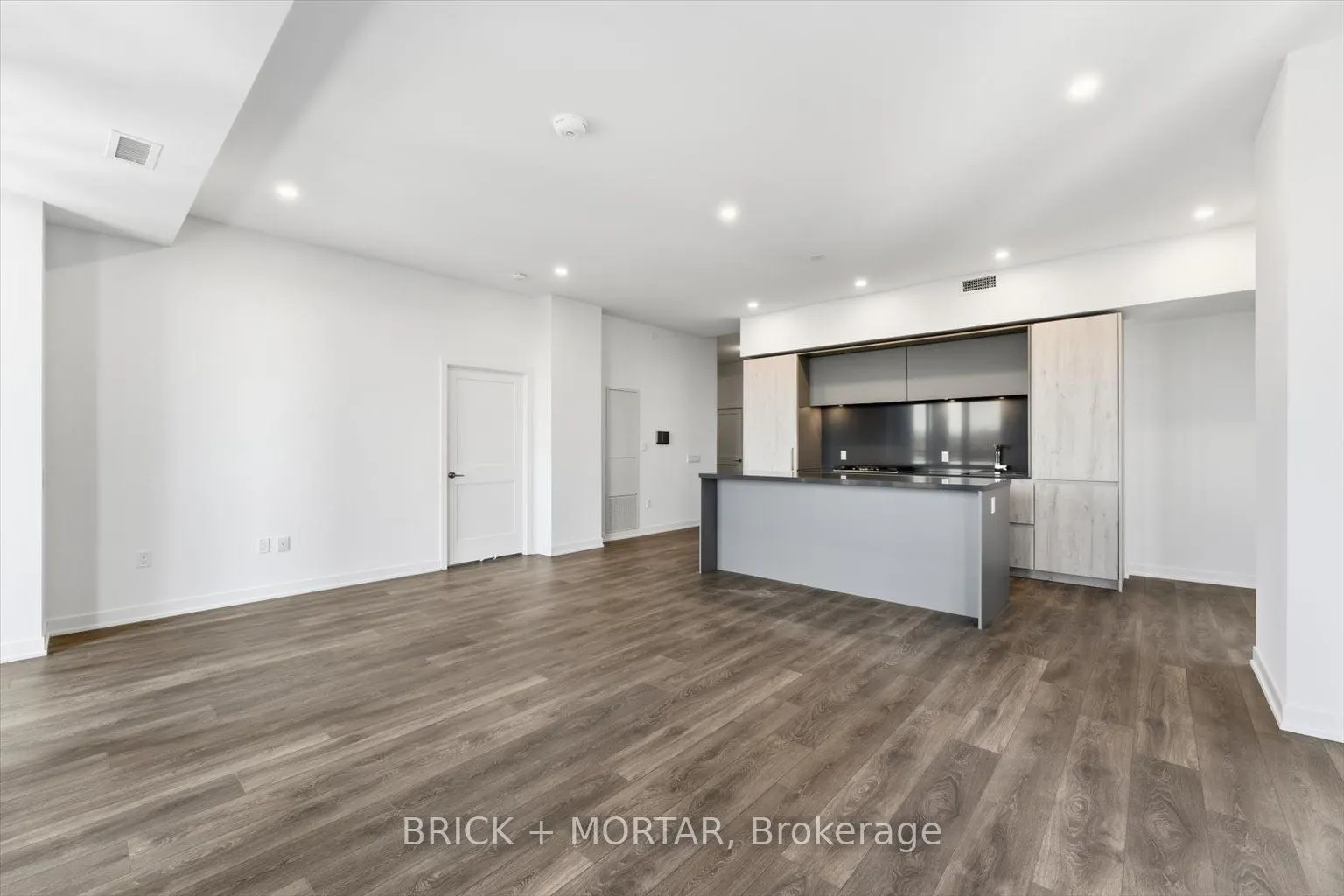 1 Hillsdale Avenue W #806