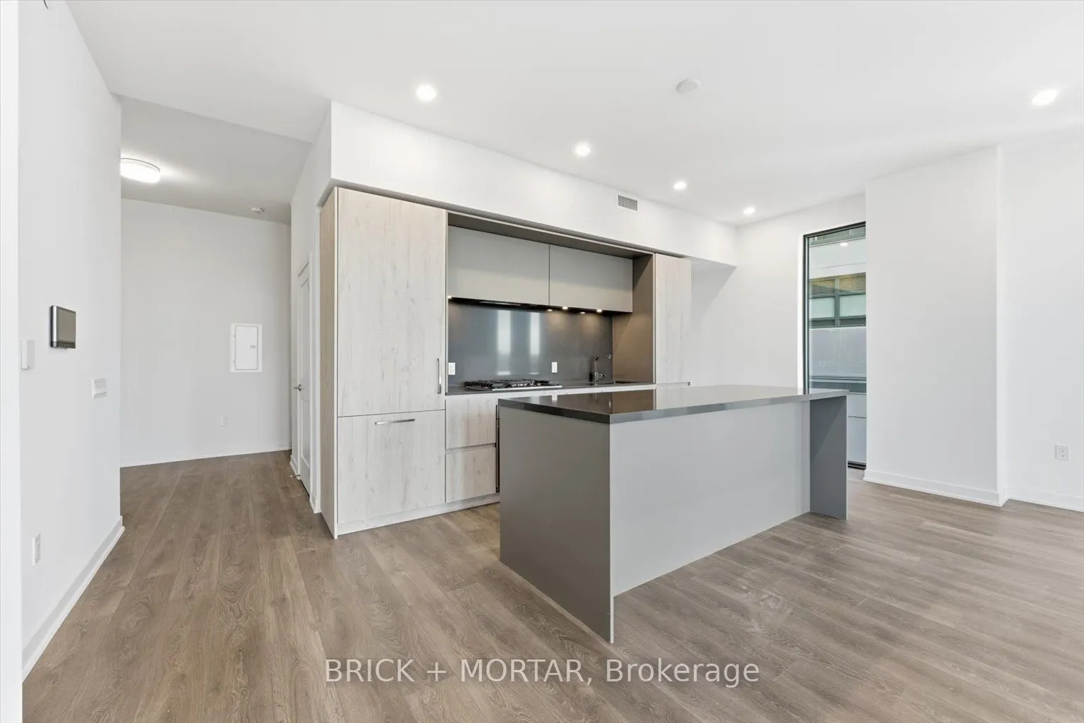 1 Hillsdale Avenue W #806