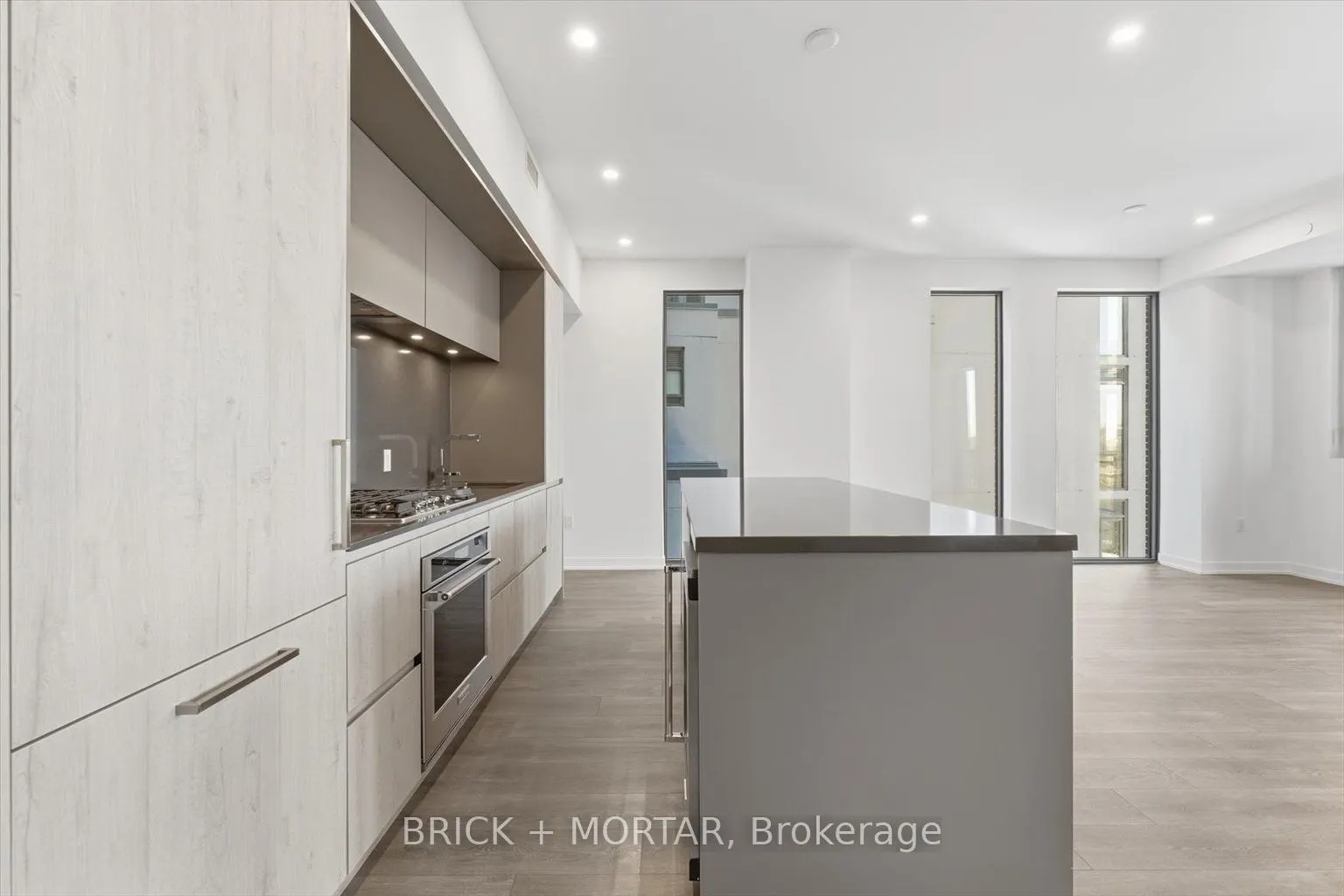 1 Hillsdale Avenue W #806