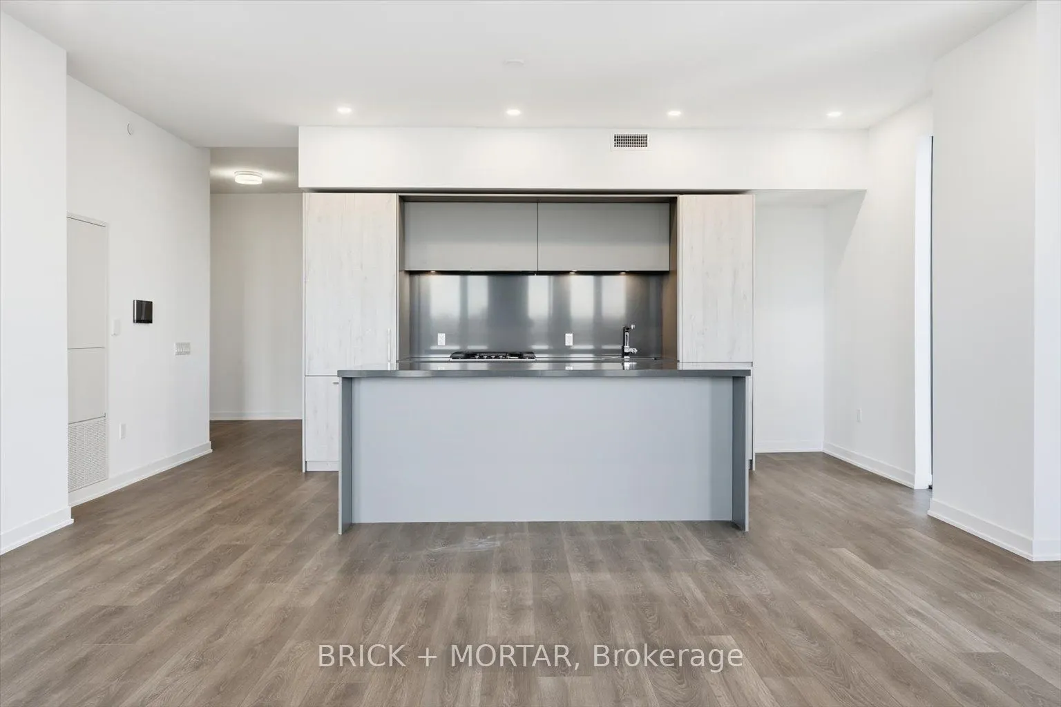 1 Hillsdale Avenue W #806
