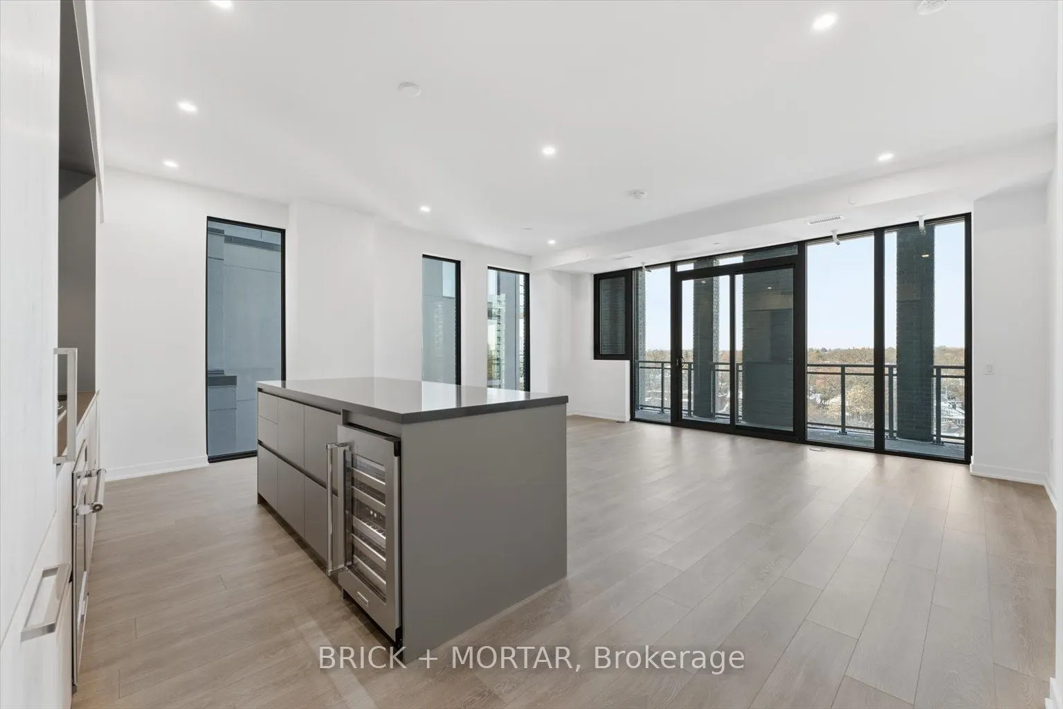 1 Hillsdale Avenue W #806
