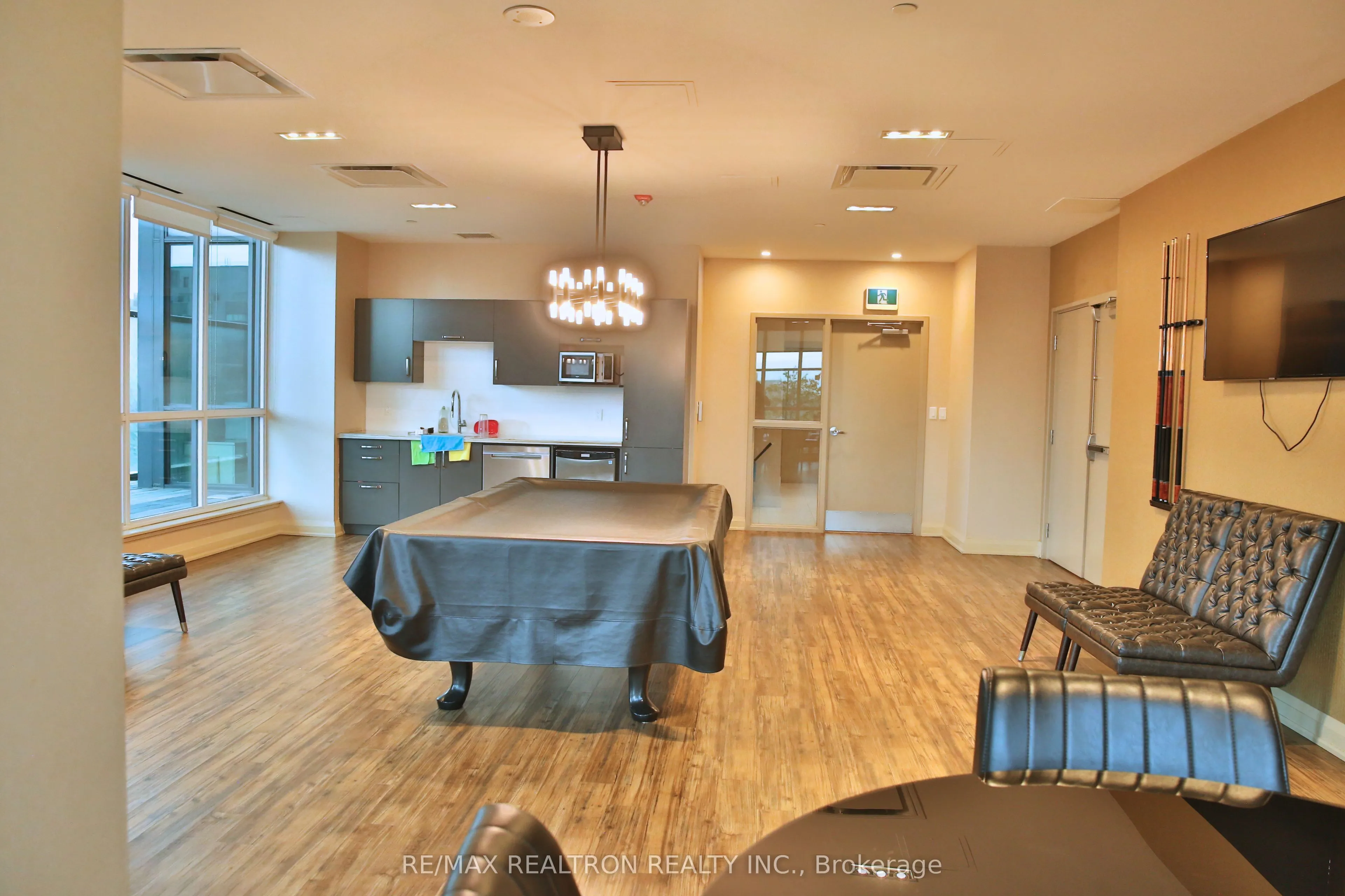 1486 Bathurst Street #303