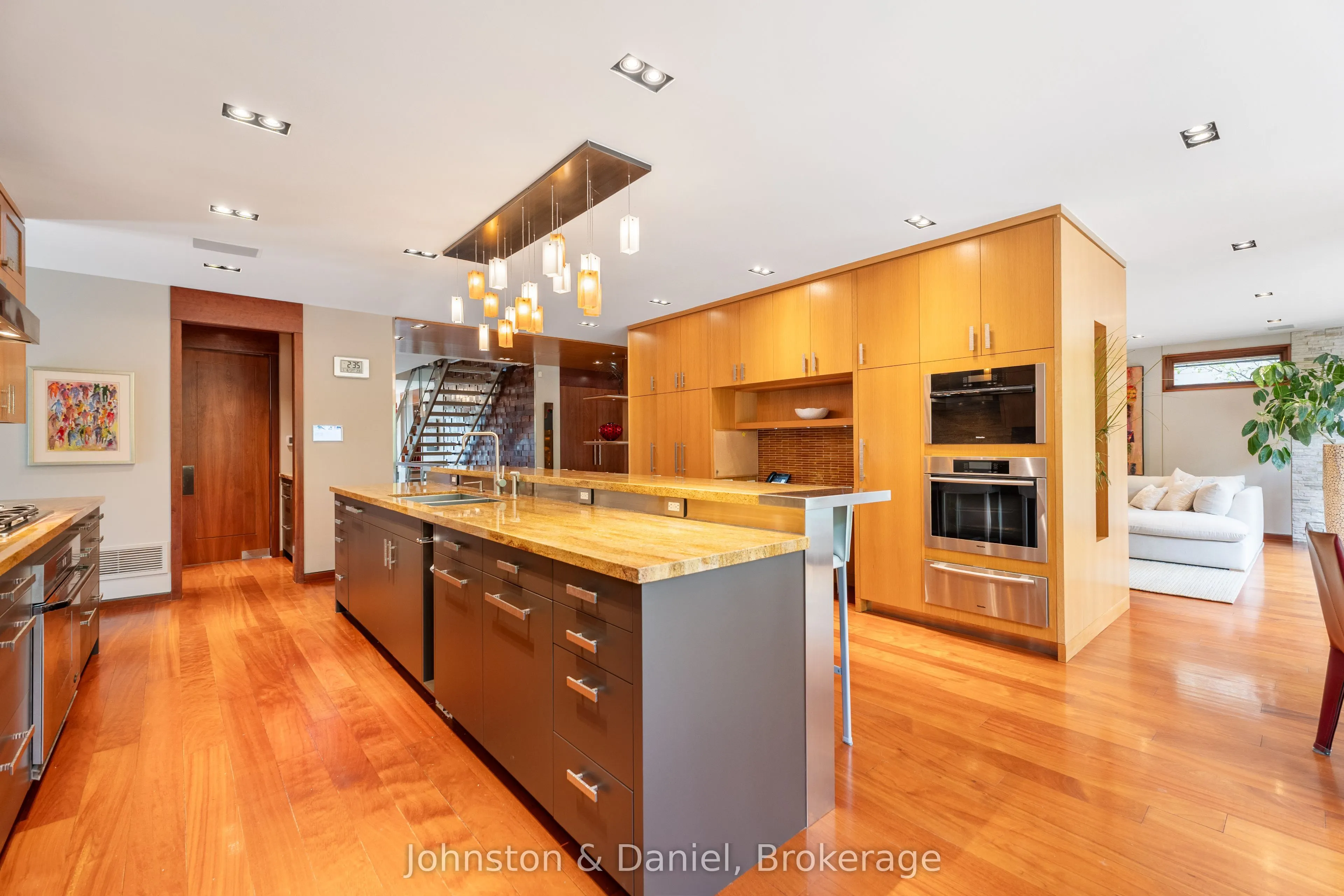 24 Glenview Avenue