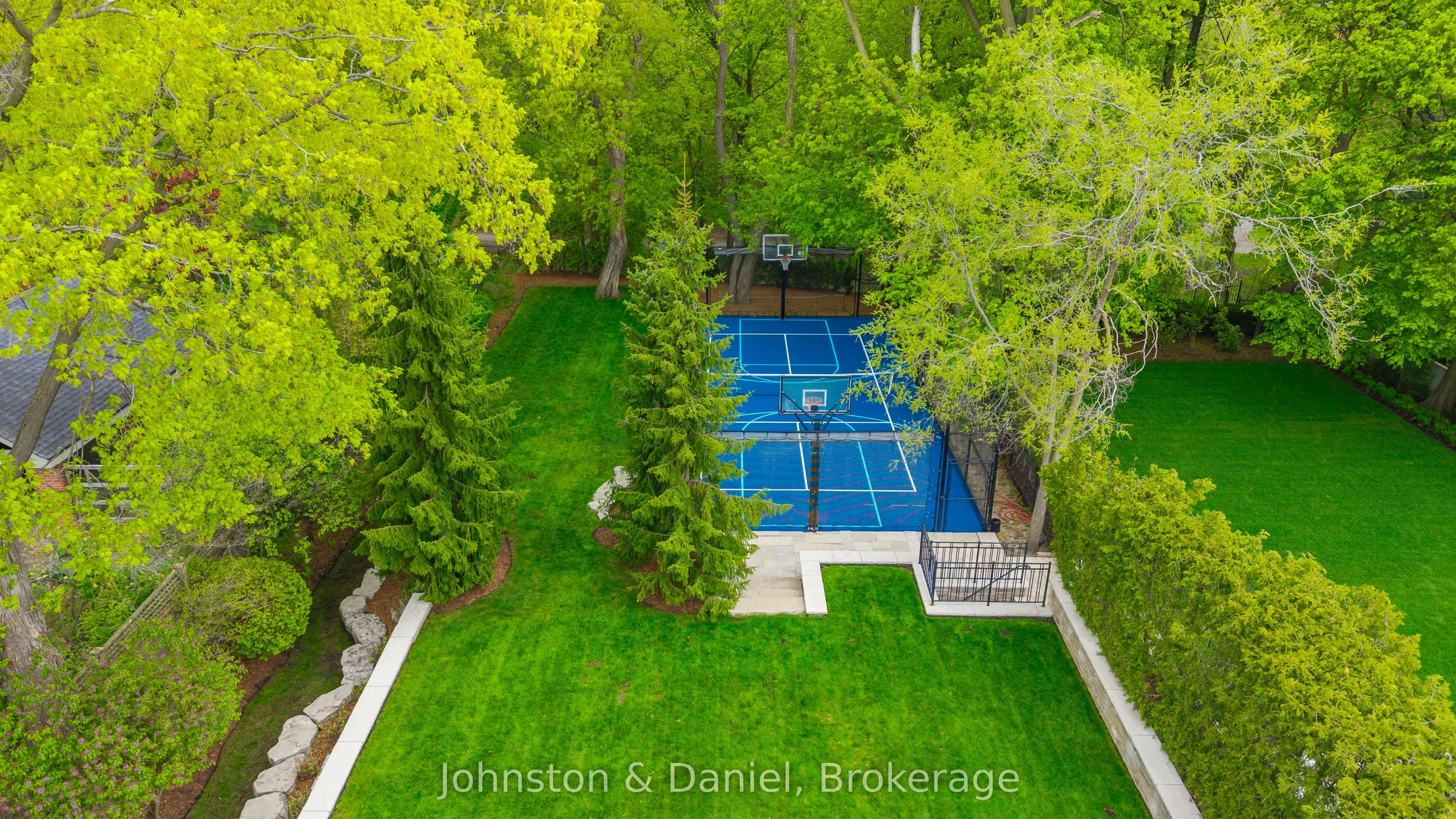24 Glenview Avenue