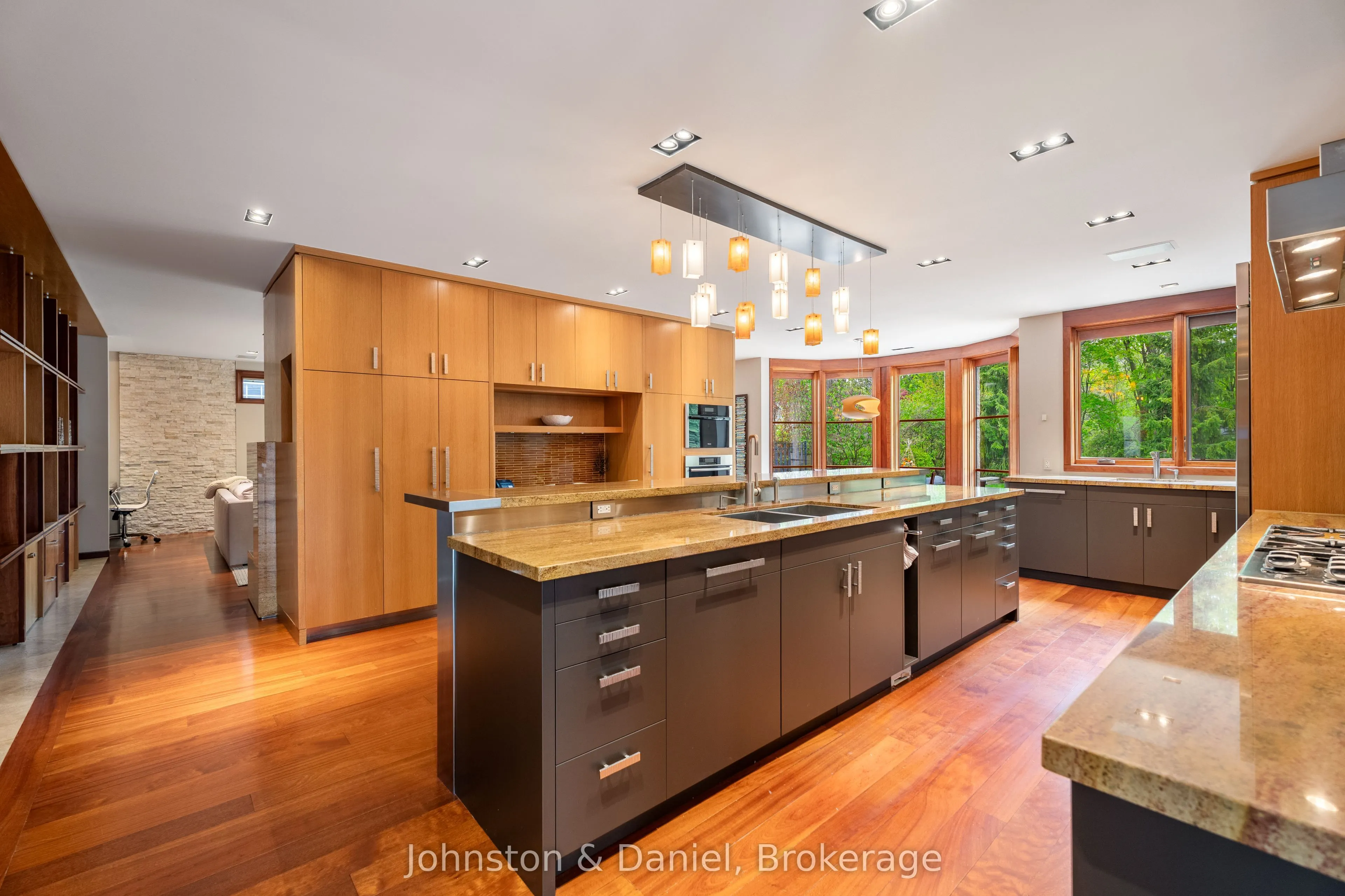 24 Glenview Avenue