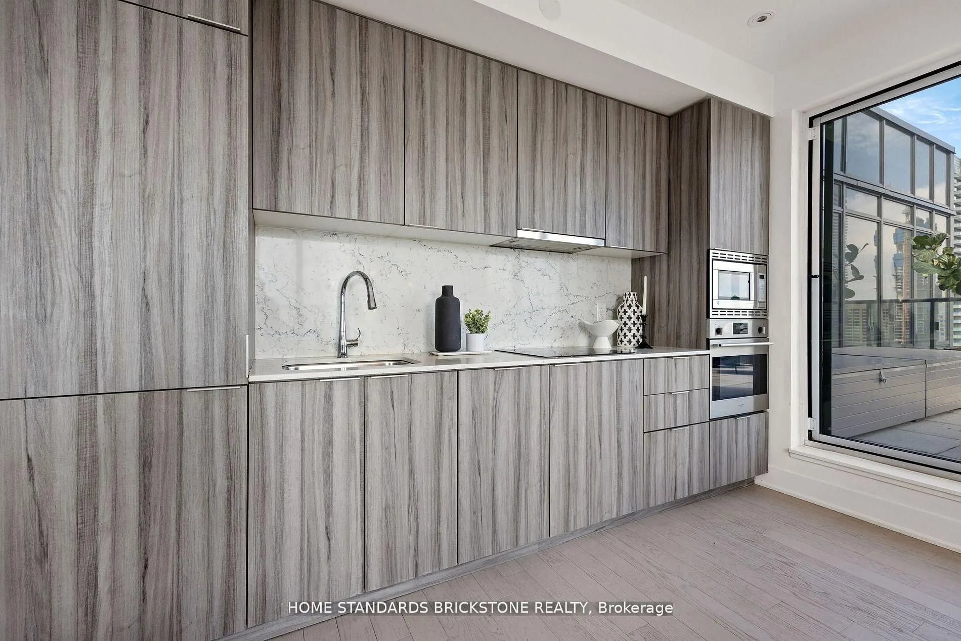 955 Bay Street #3907