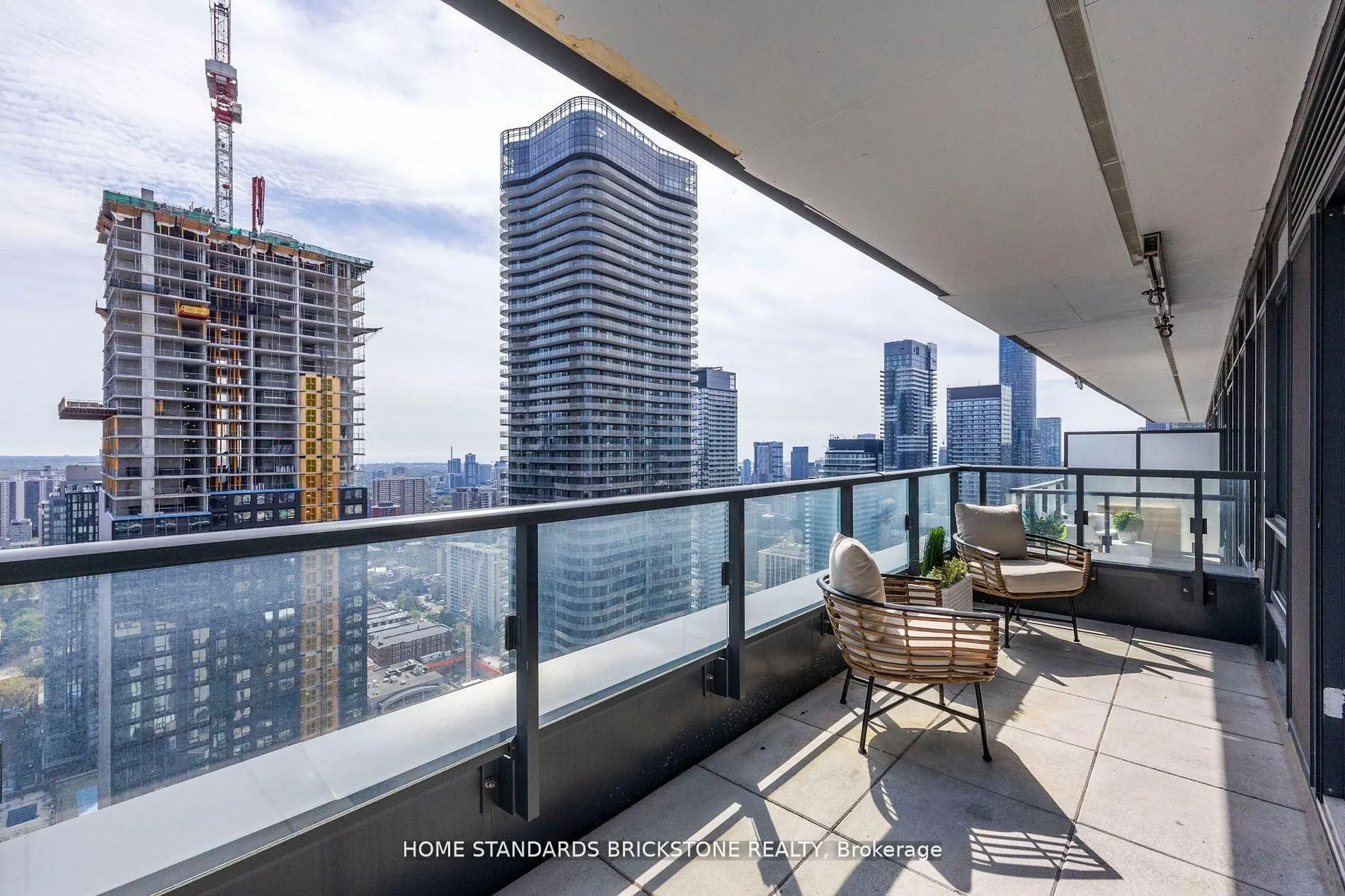 955 Bay Street #3907