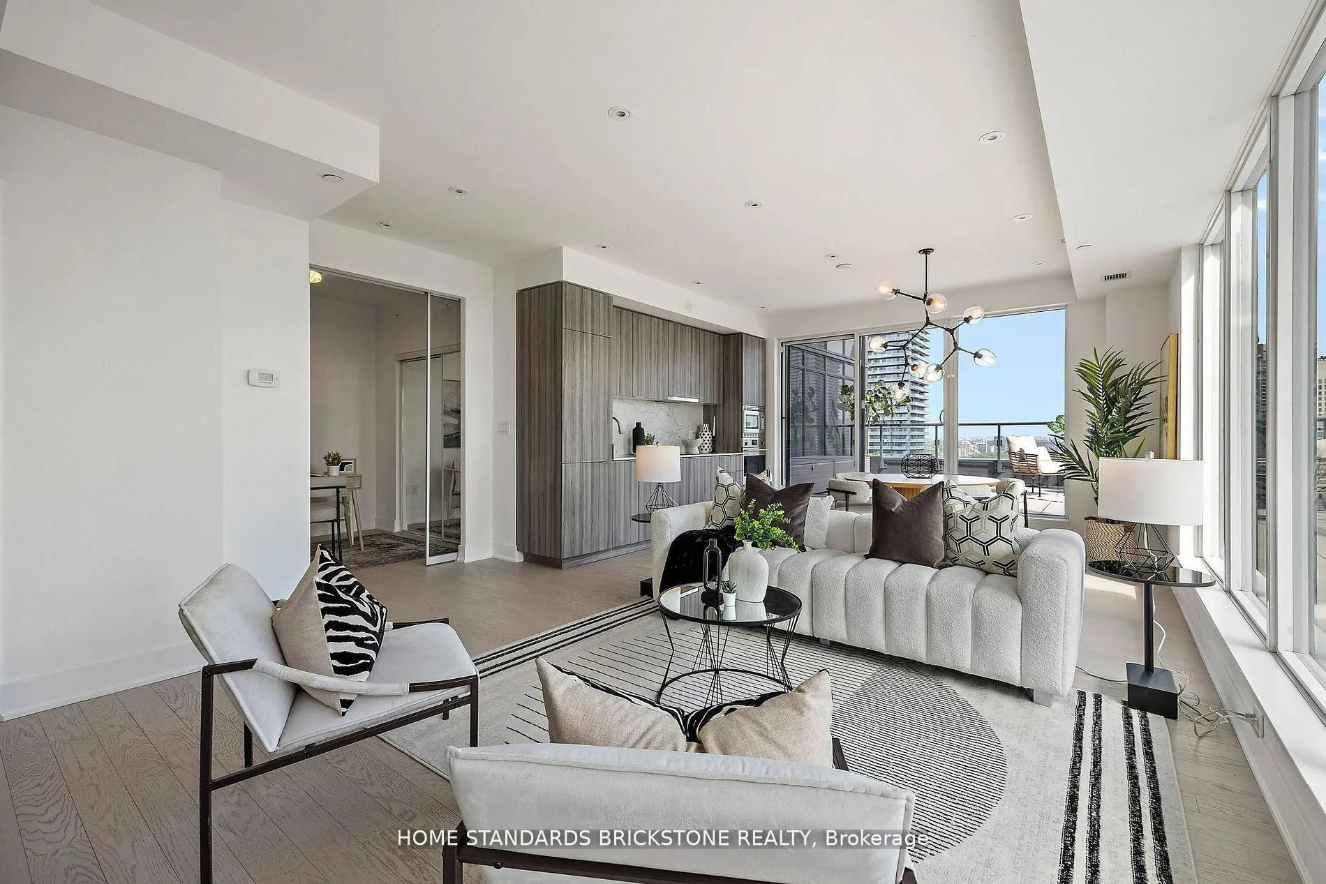 955 Bay Street #3907