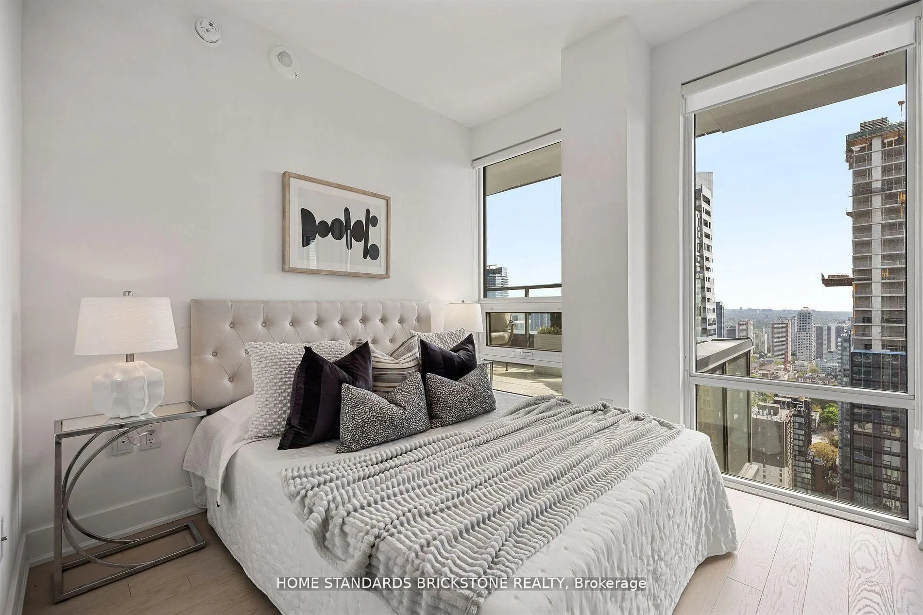 955 Bay Street #3907