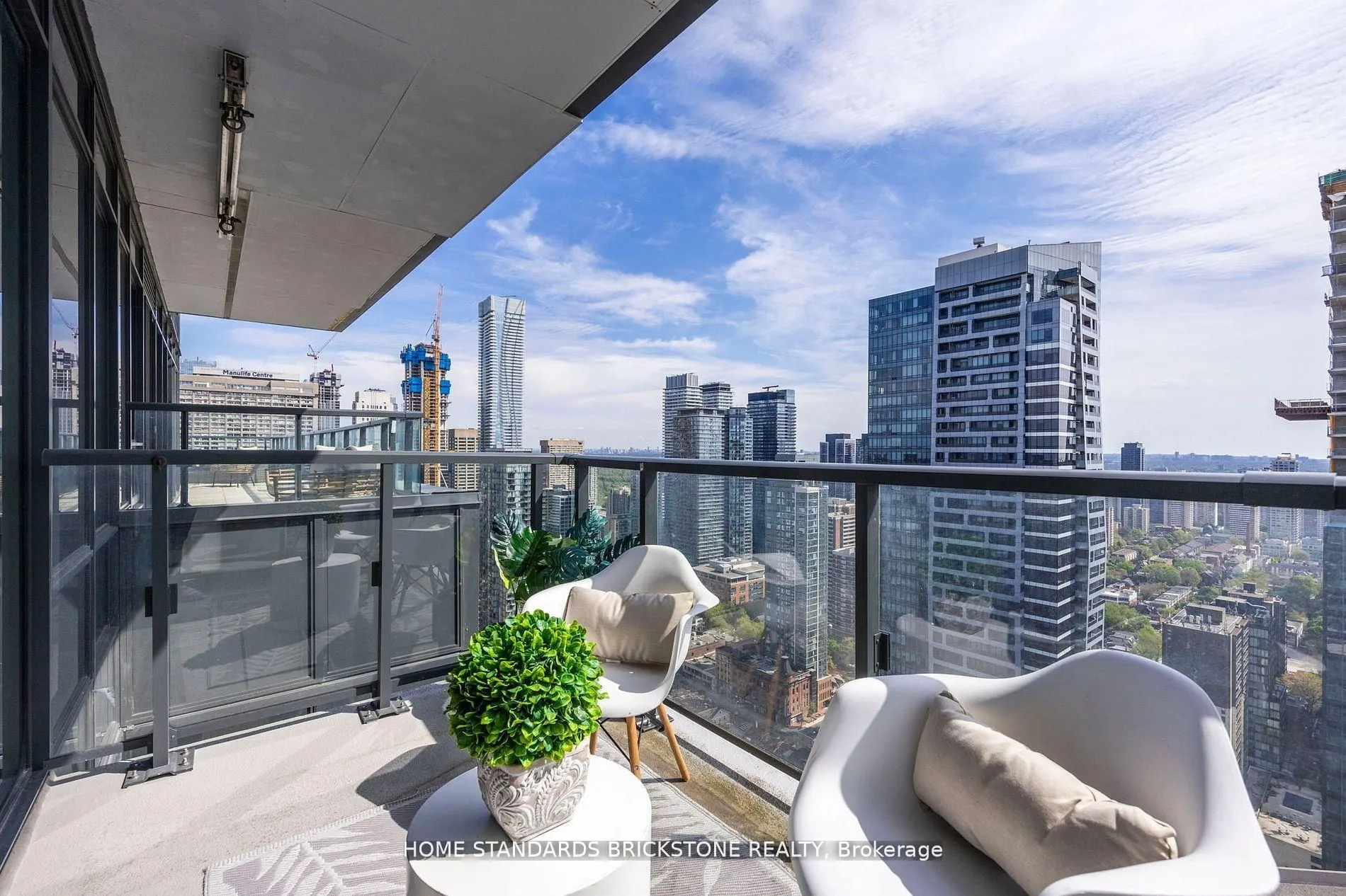 955 Bay Street #3907