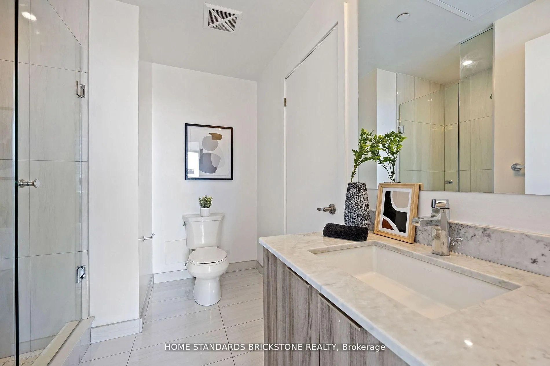 955 Bay Street #3907
