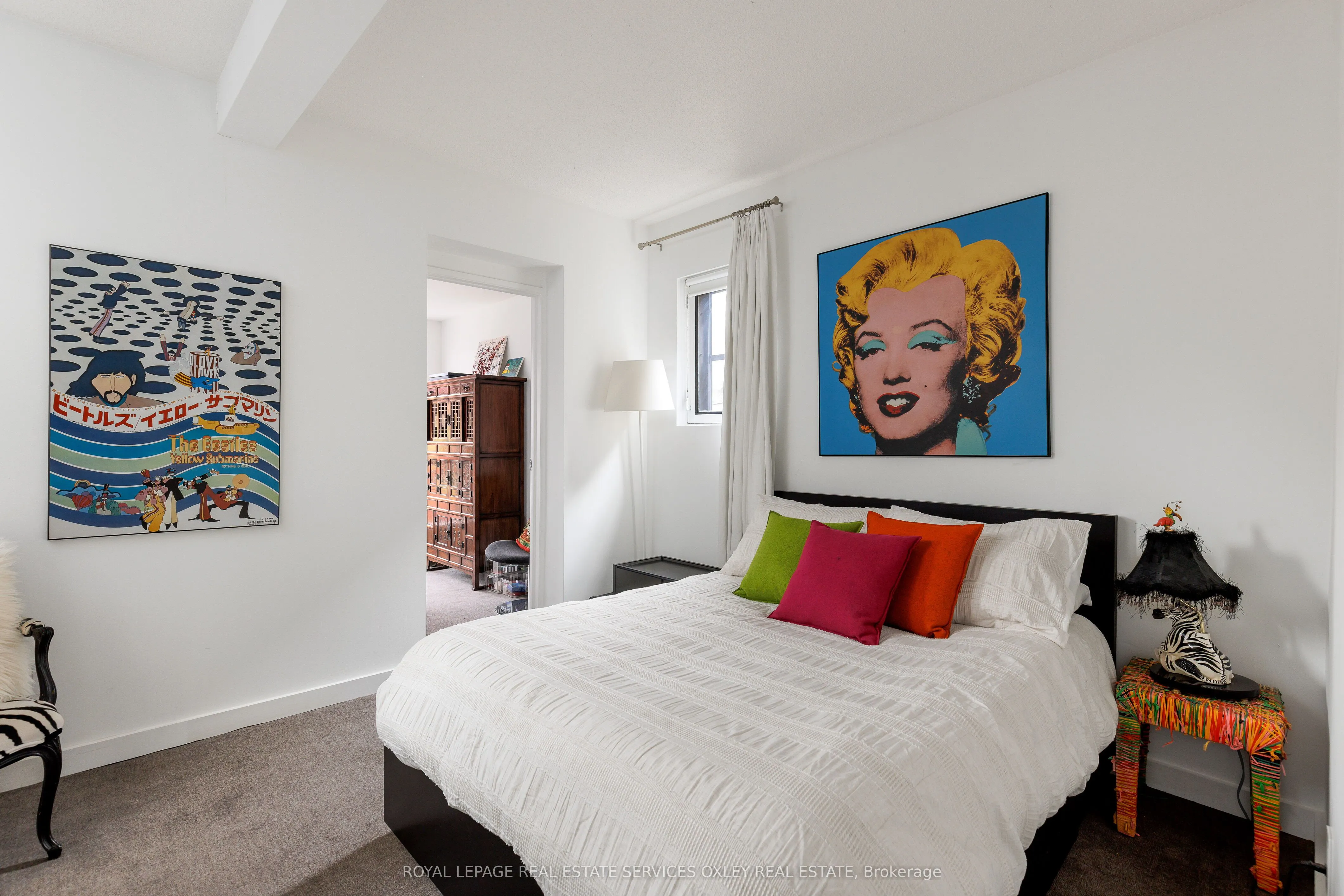 28 Roxborough Street W