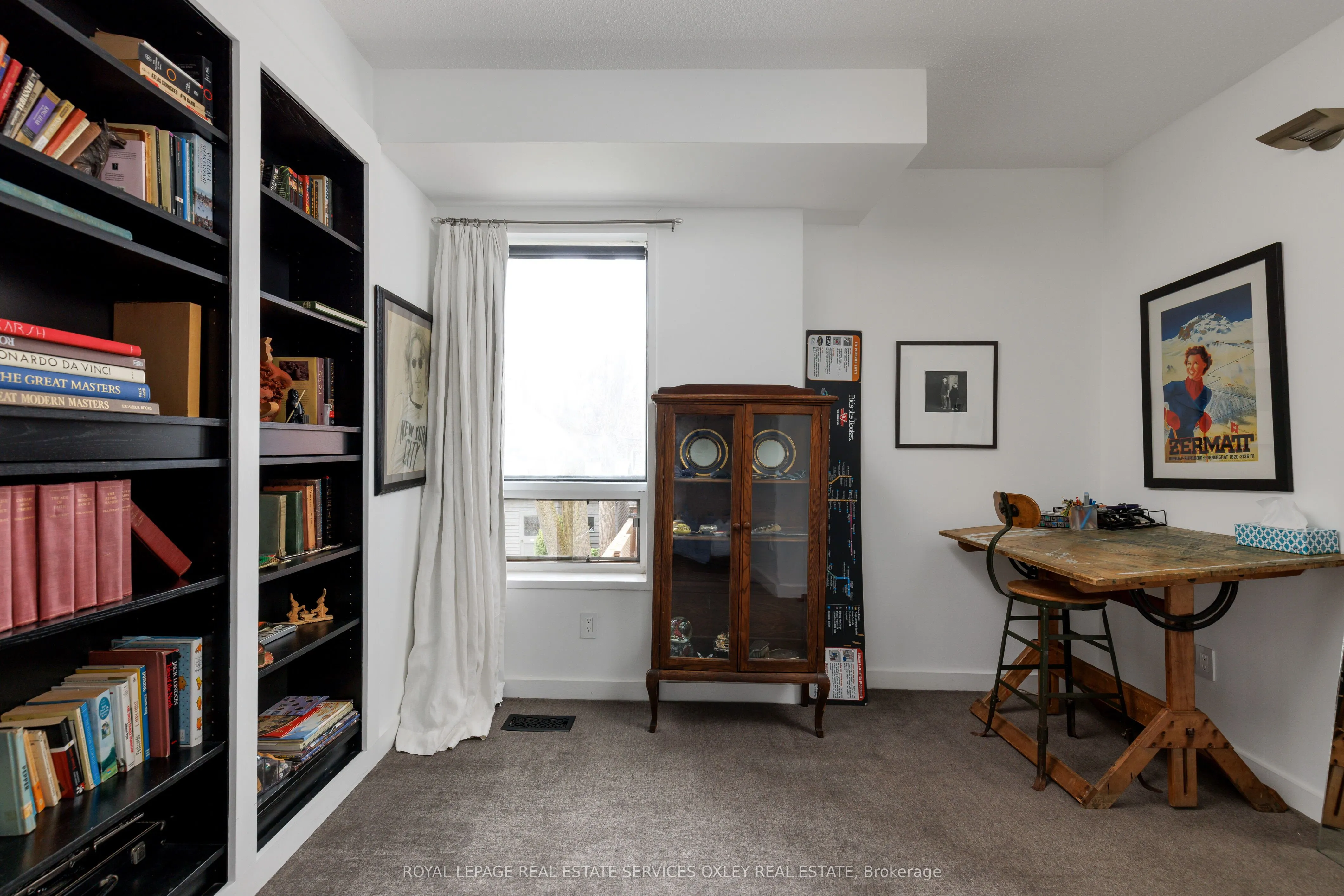 28 Roxborough Street W