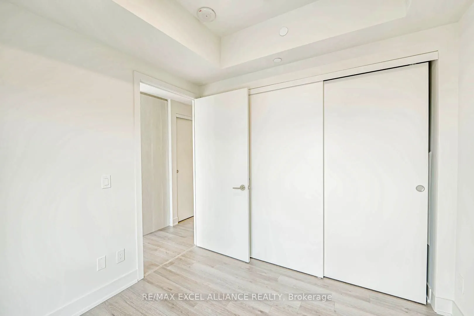 8 Cumberland Street #1002